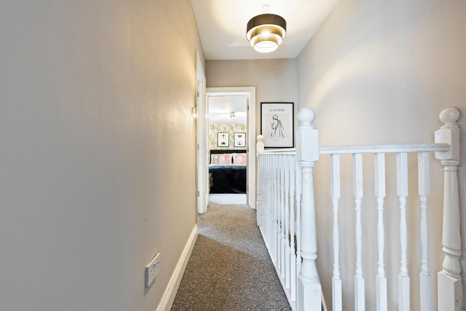 Sleek 4-bed In - Sleeps 10