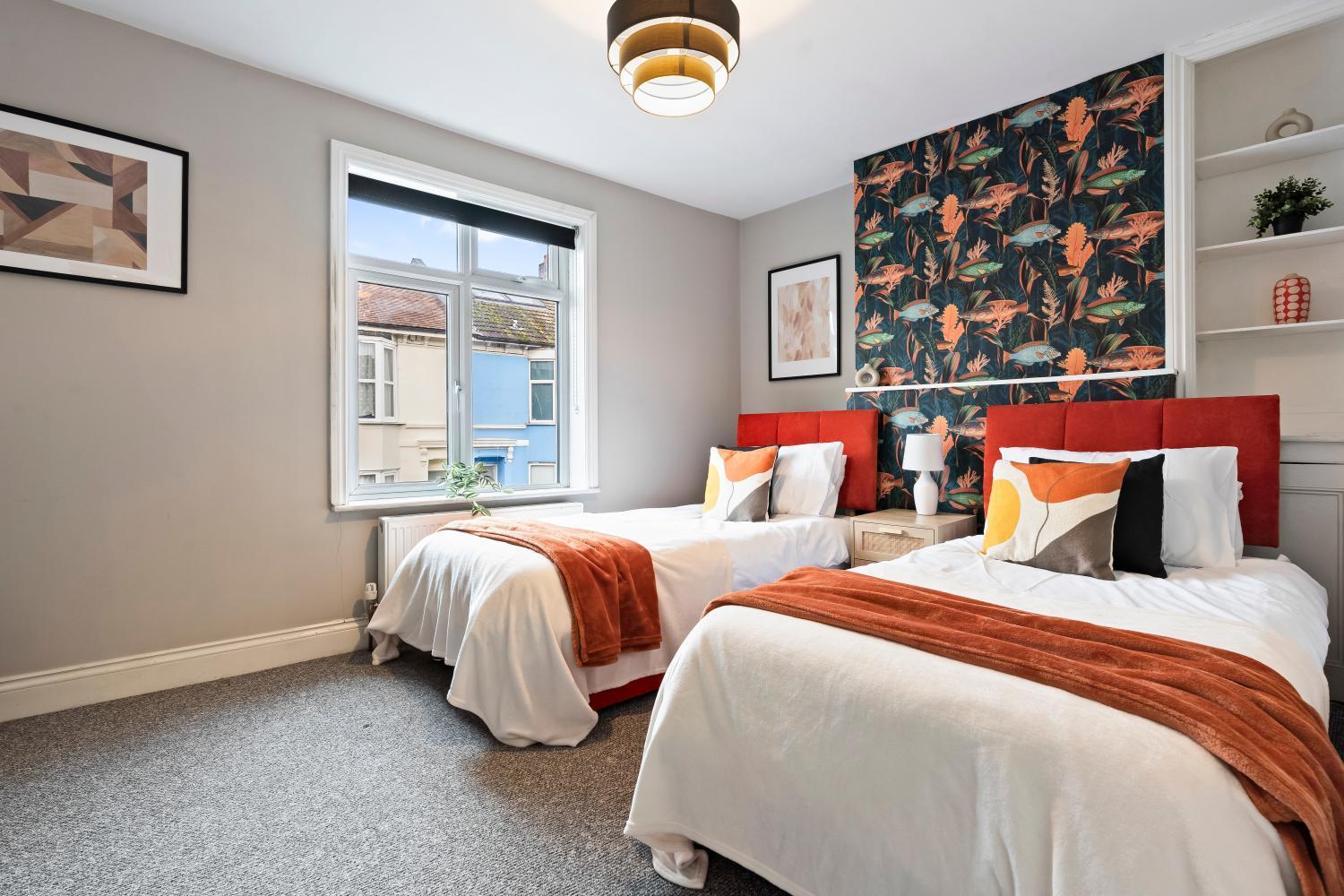 Holiday home Sleek 4-bed In - Sleeps 10 Brighton