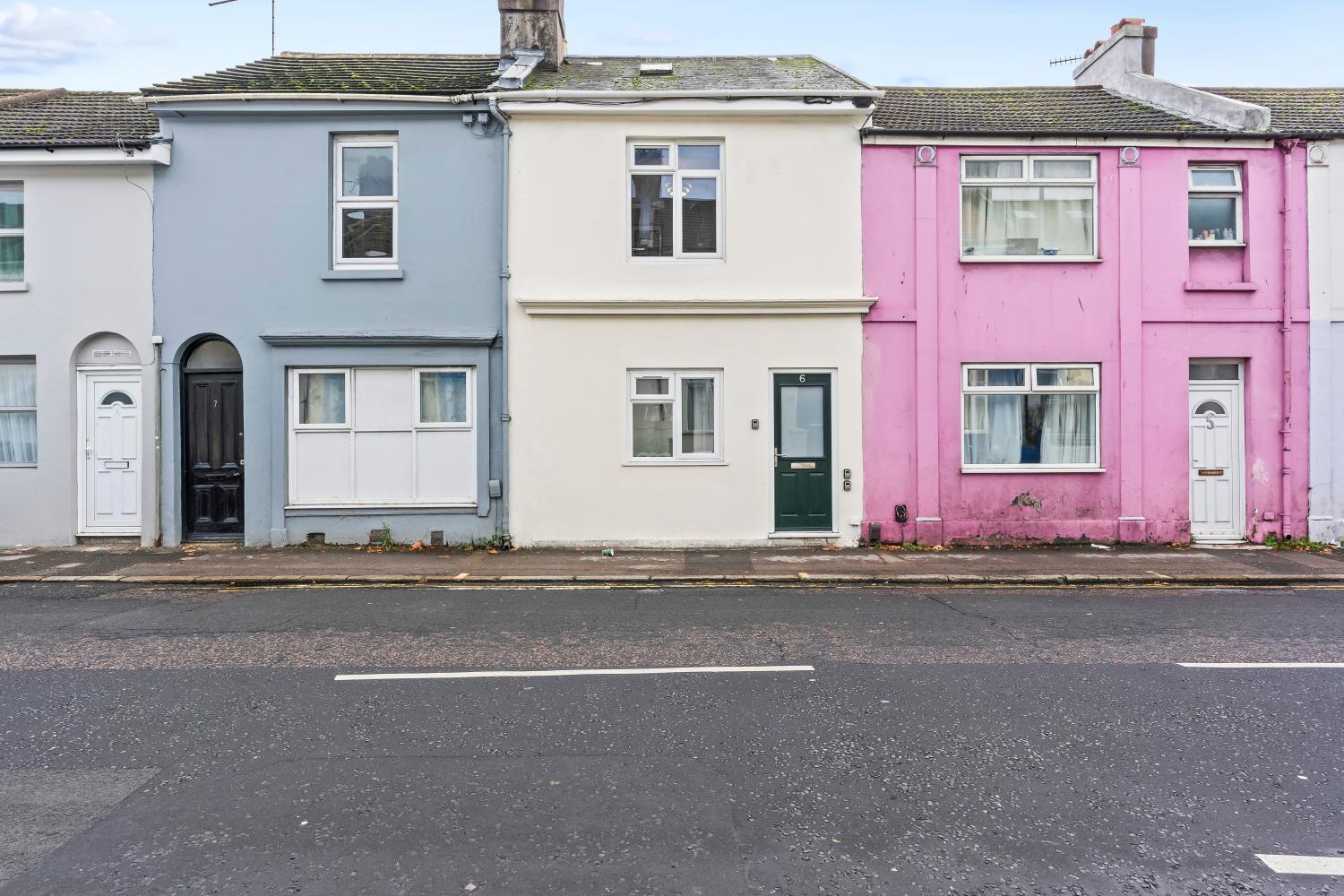 Sleek 4-bed In - Sleeps 10 Holiday home Brighton