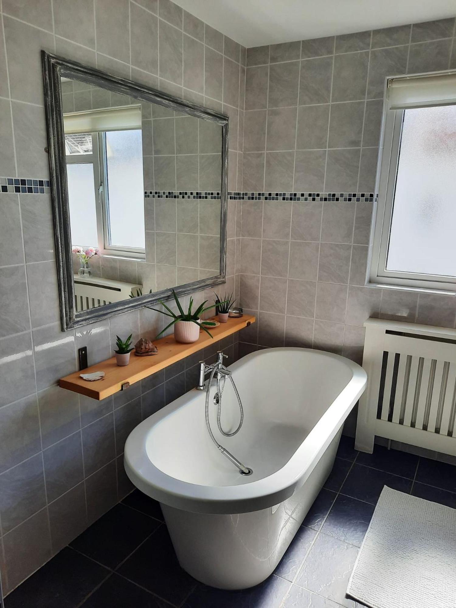Homestay Super King Bedroom With Large Ensuite