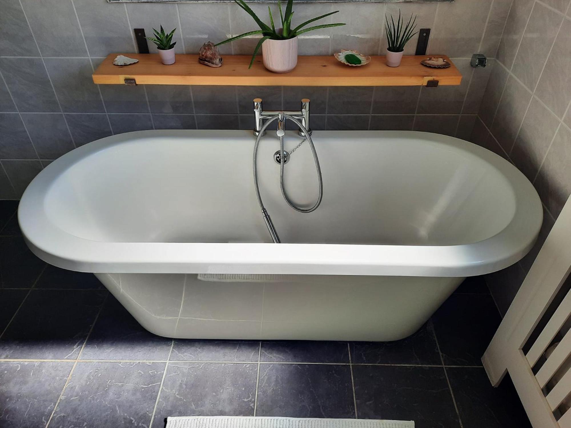Super King Bedroom With Large Ensuite Brighton