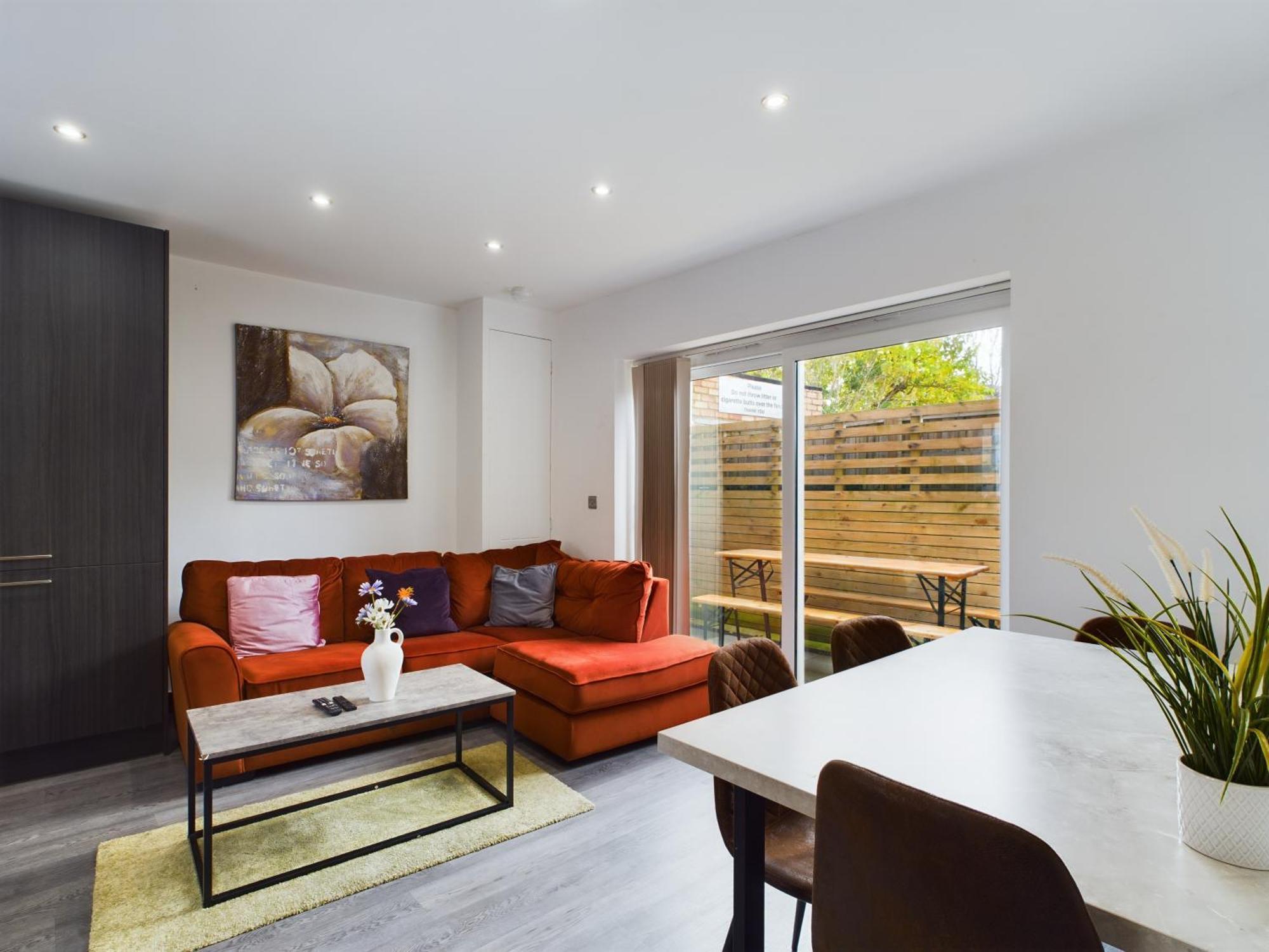 Orange Horizon - - 6 Beds Apartment Brighton