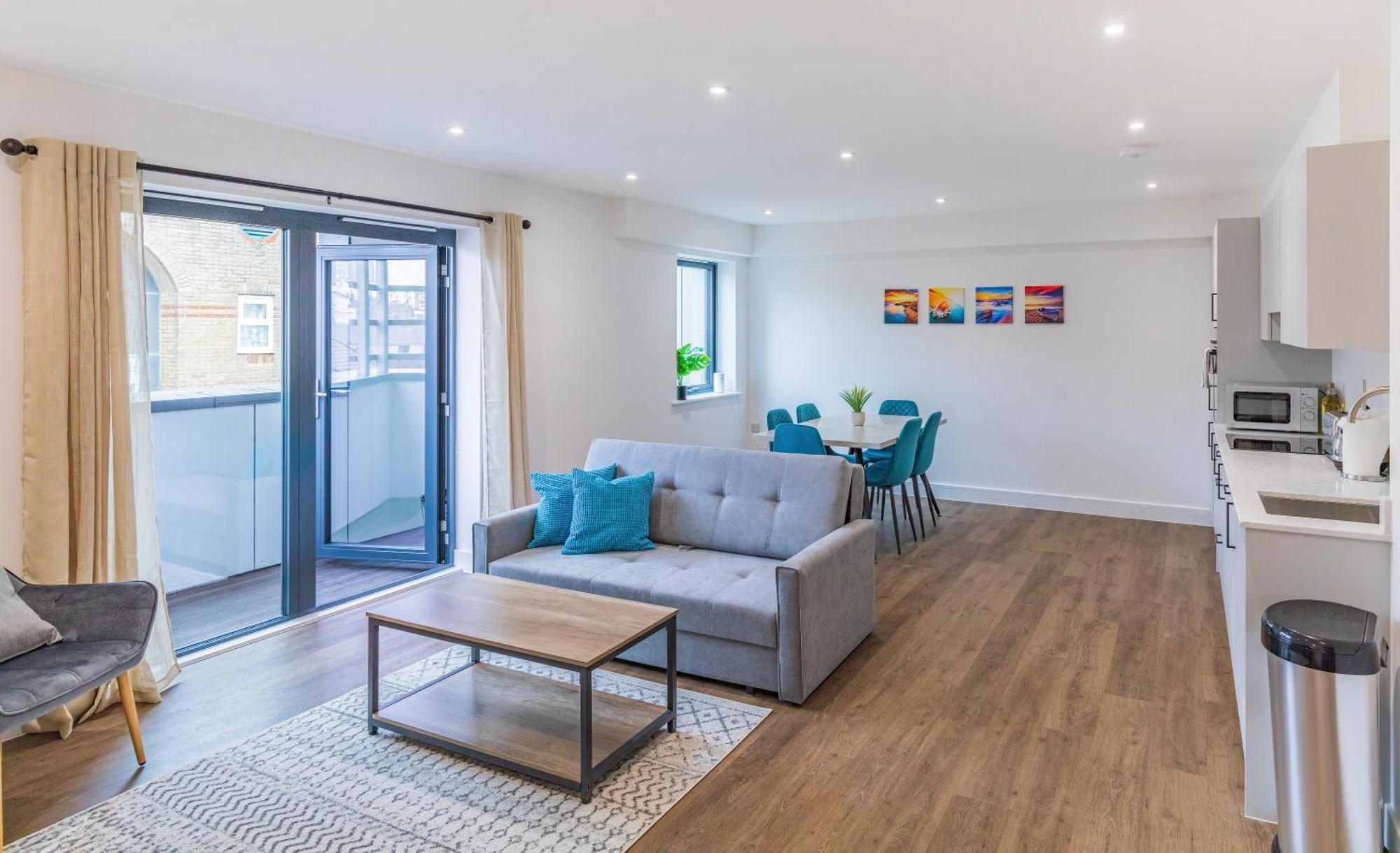 2 Bed 2 Bath Near College, Beach, Hospital - Long Offers