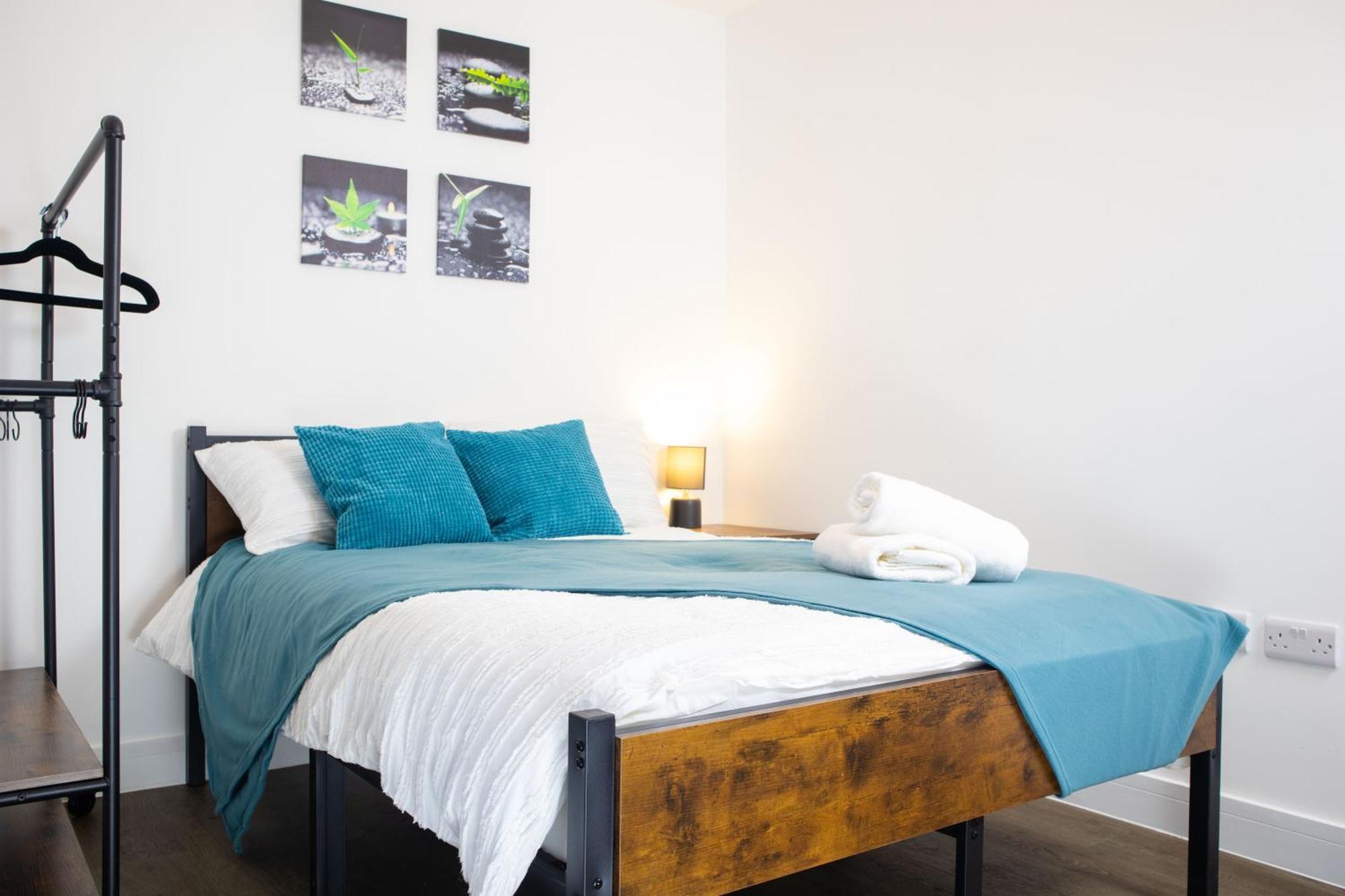 Apartment 2 Bed 2 Bath Near College, Beach, Hospital - Long Offers Brighton
