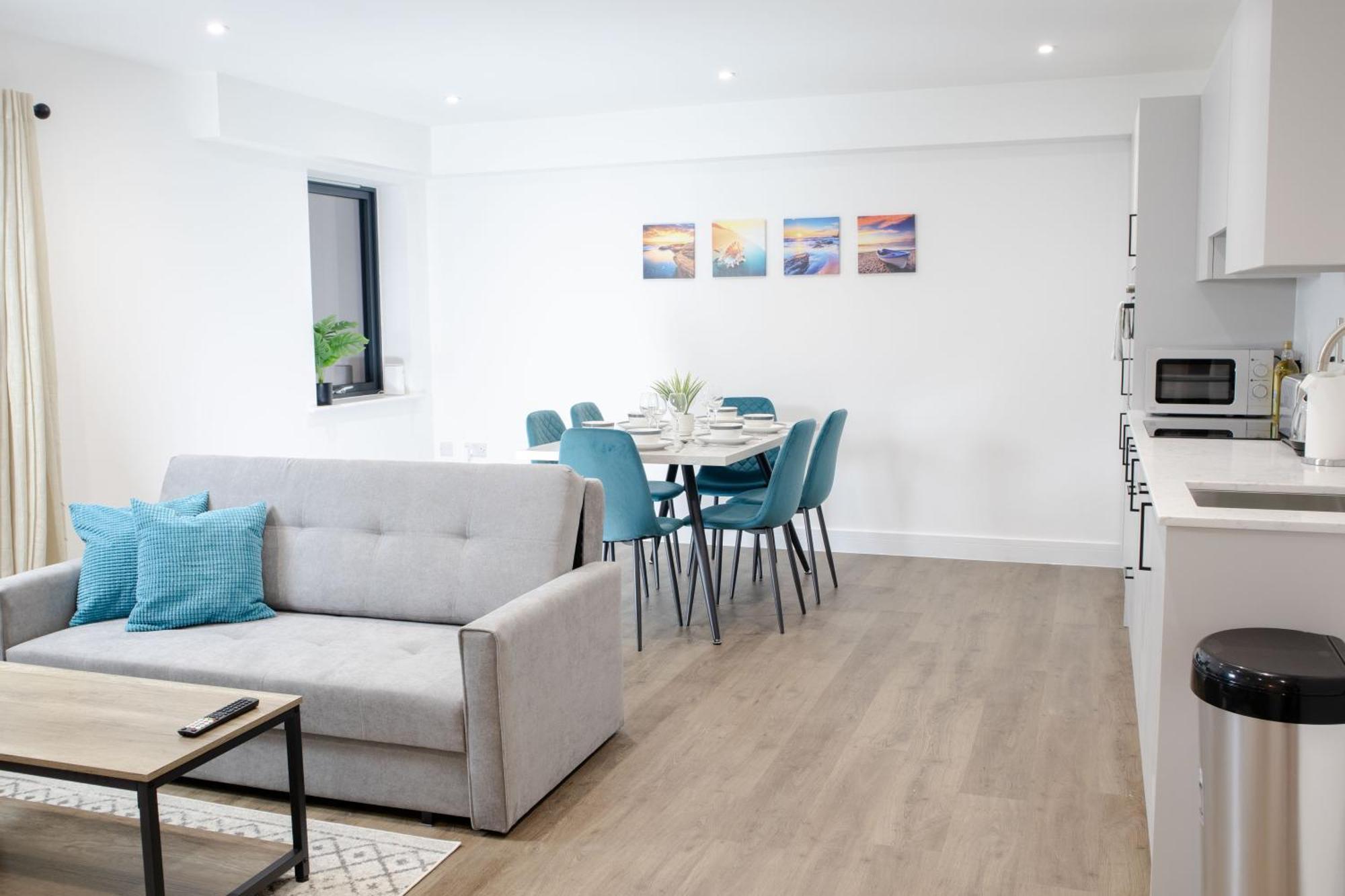 2 Bed 2 Bath Near College, Beach, Hospital - Long Offers Apartment