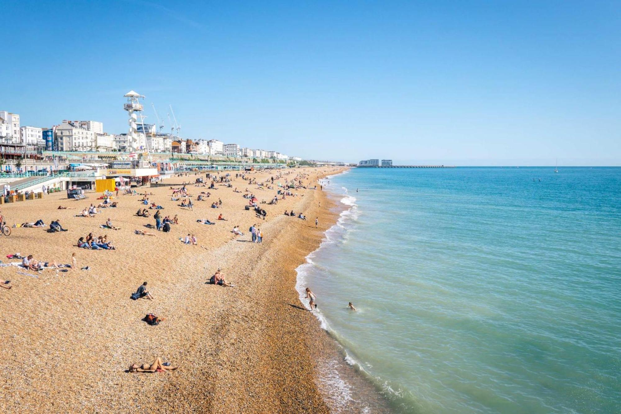 2 Bed 2 Bath Near College, Beach, Hospital - Long Offers * Brighton