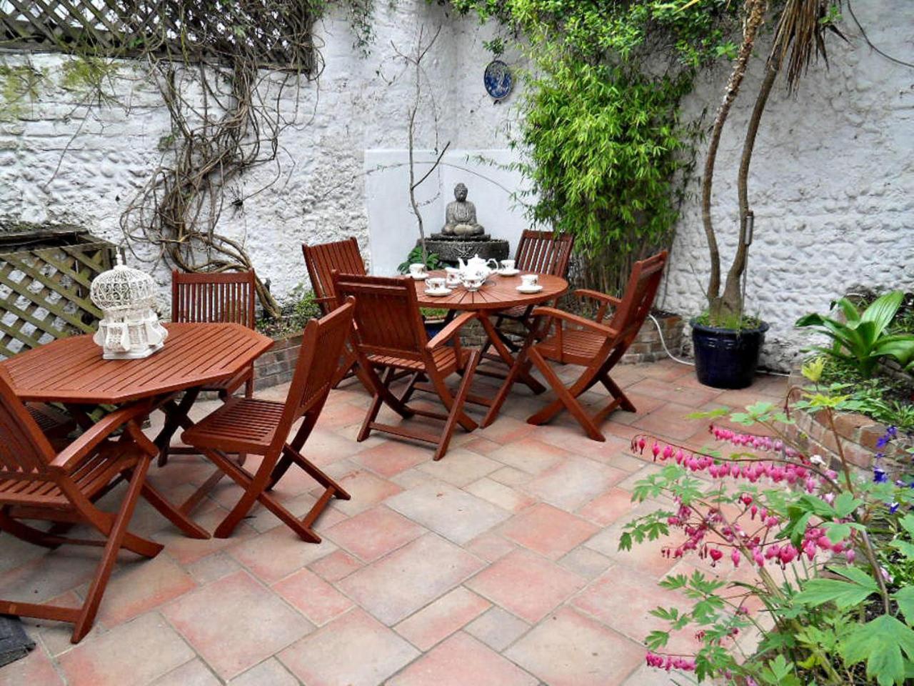 Clifton - By Lets Holiday home