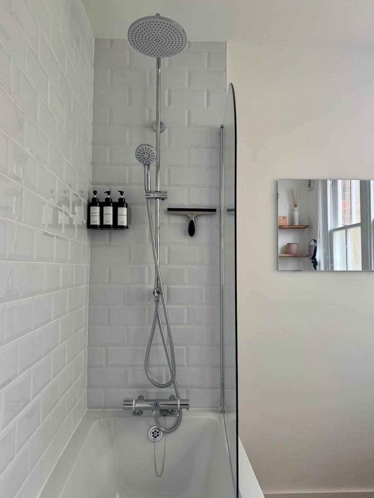 Spacious 4-bed In Centre Brighton