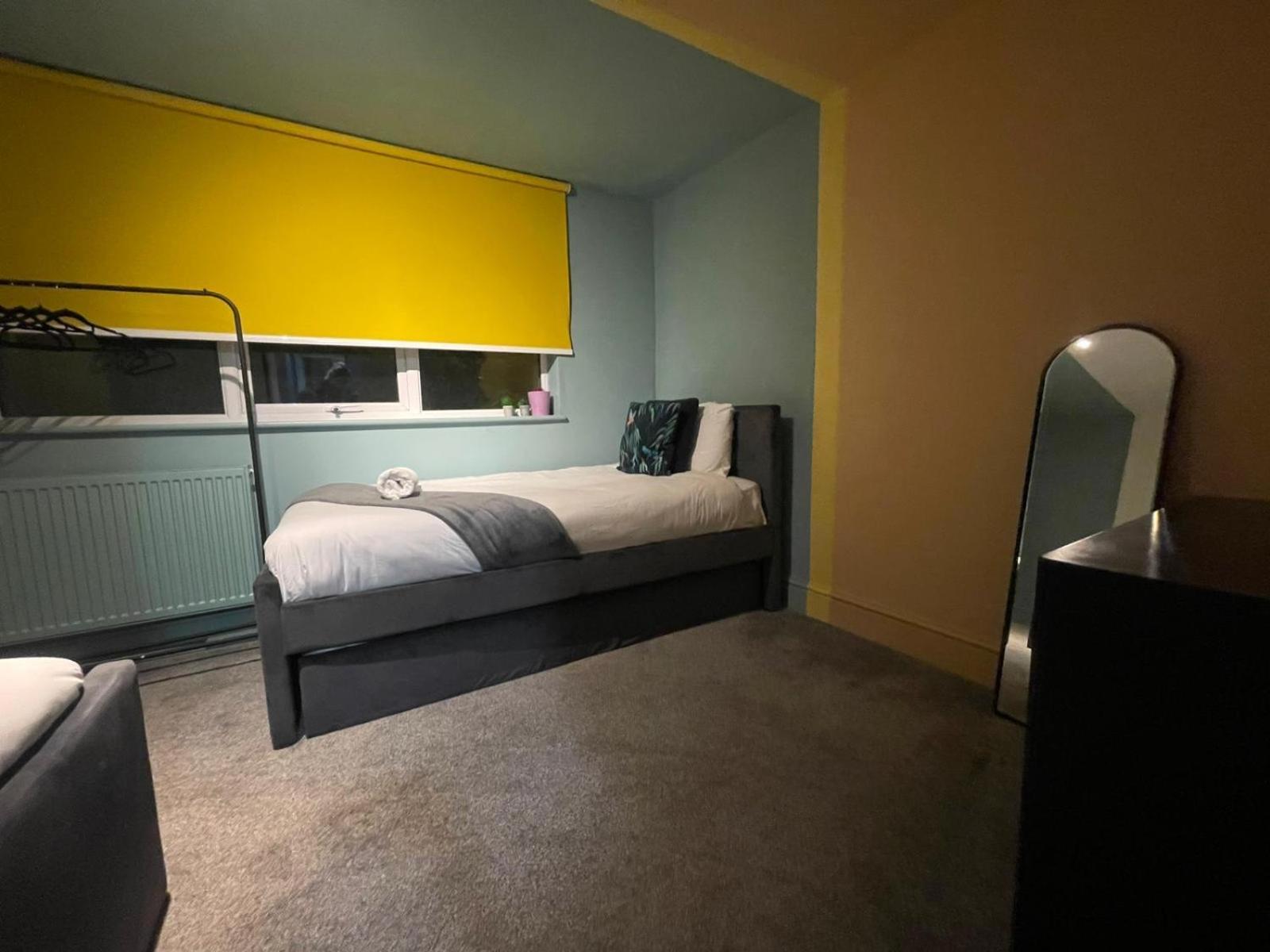 Garden Town Flat Accommodating 8 Guests Brighton
