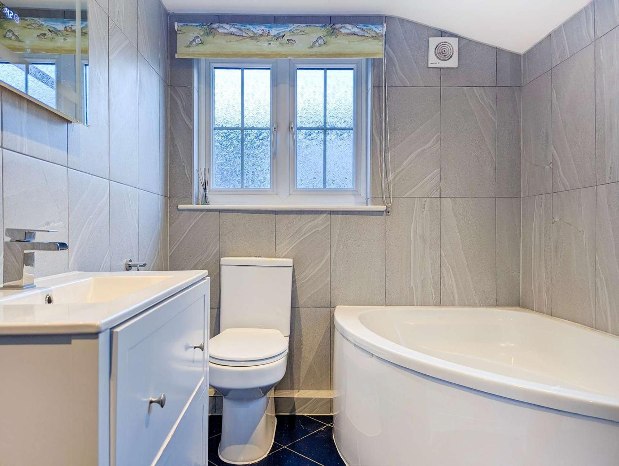 Clifton - By Lets Holiday home *