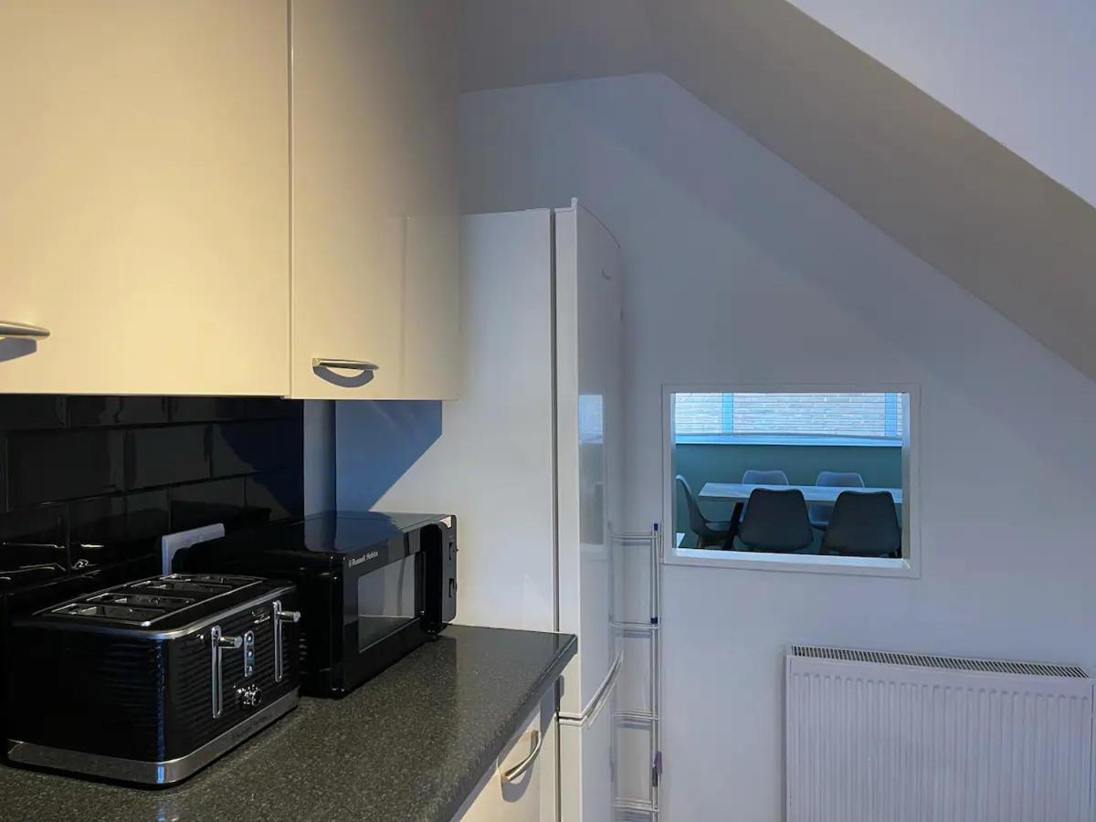 Majestic Modern Mews Pass The Keys Apartment *