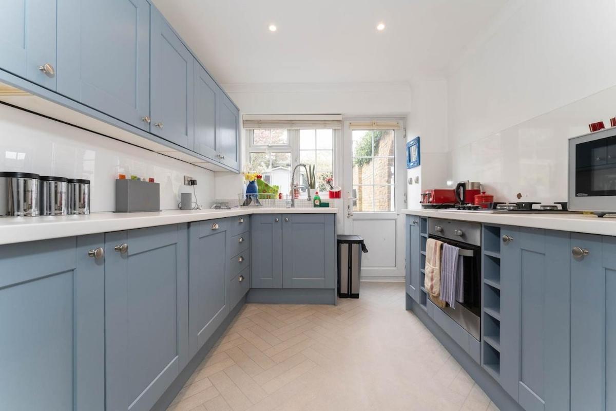 Holiday home Quiet Mews House With Parking And Garden Close To Centre And