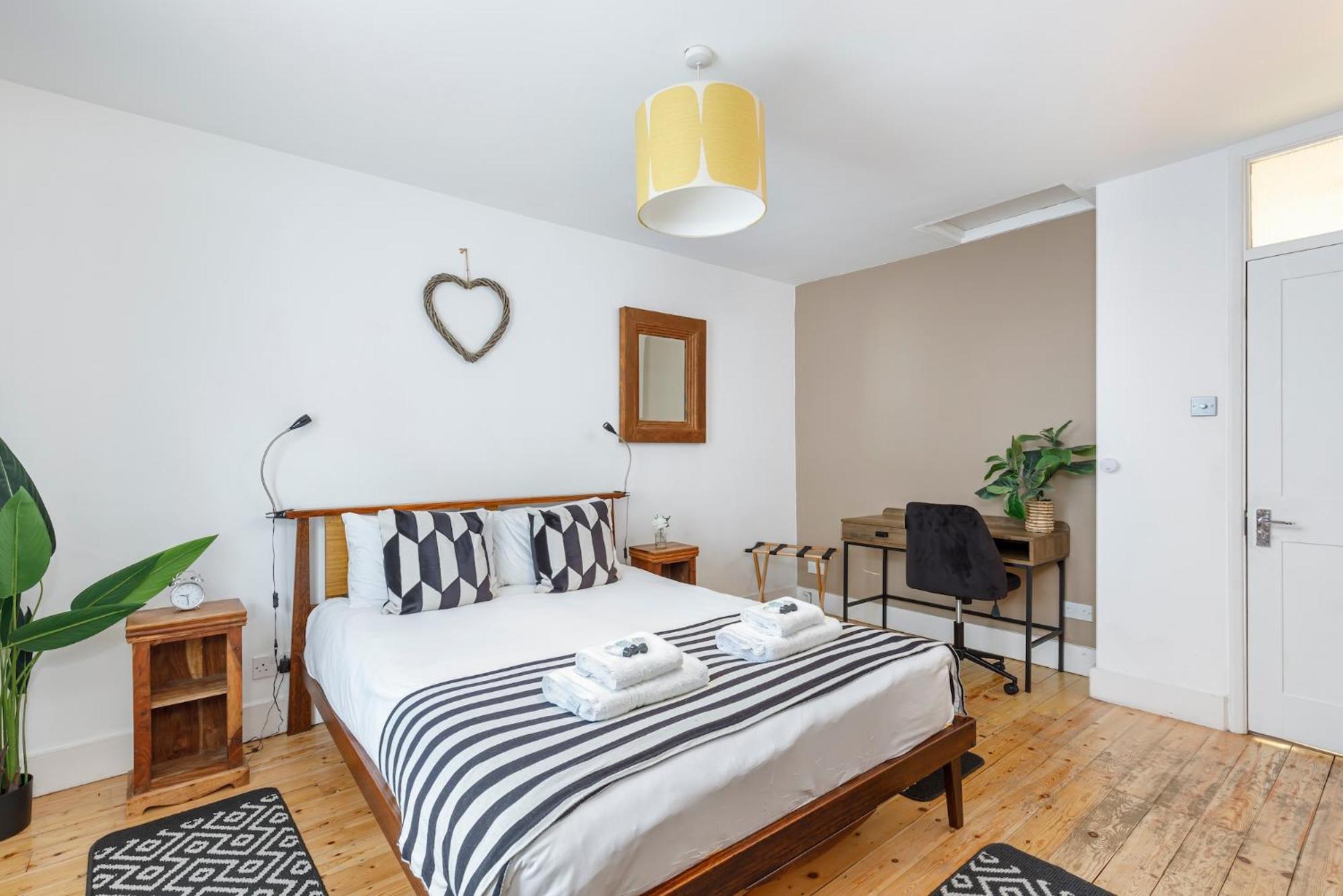 Stunning 1 Bedroom House Terminus Road