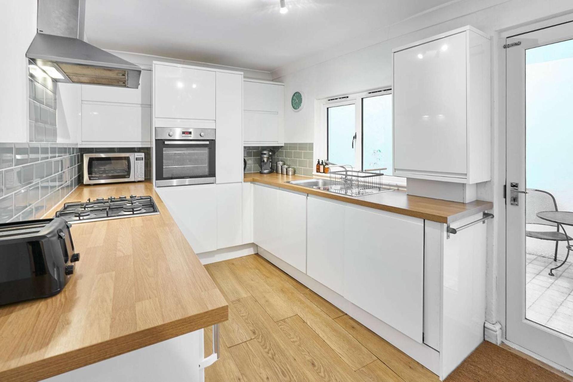 Apartment Host & - Garden Flat *