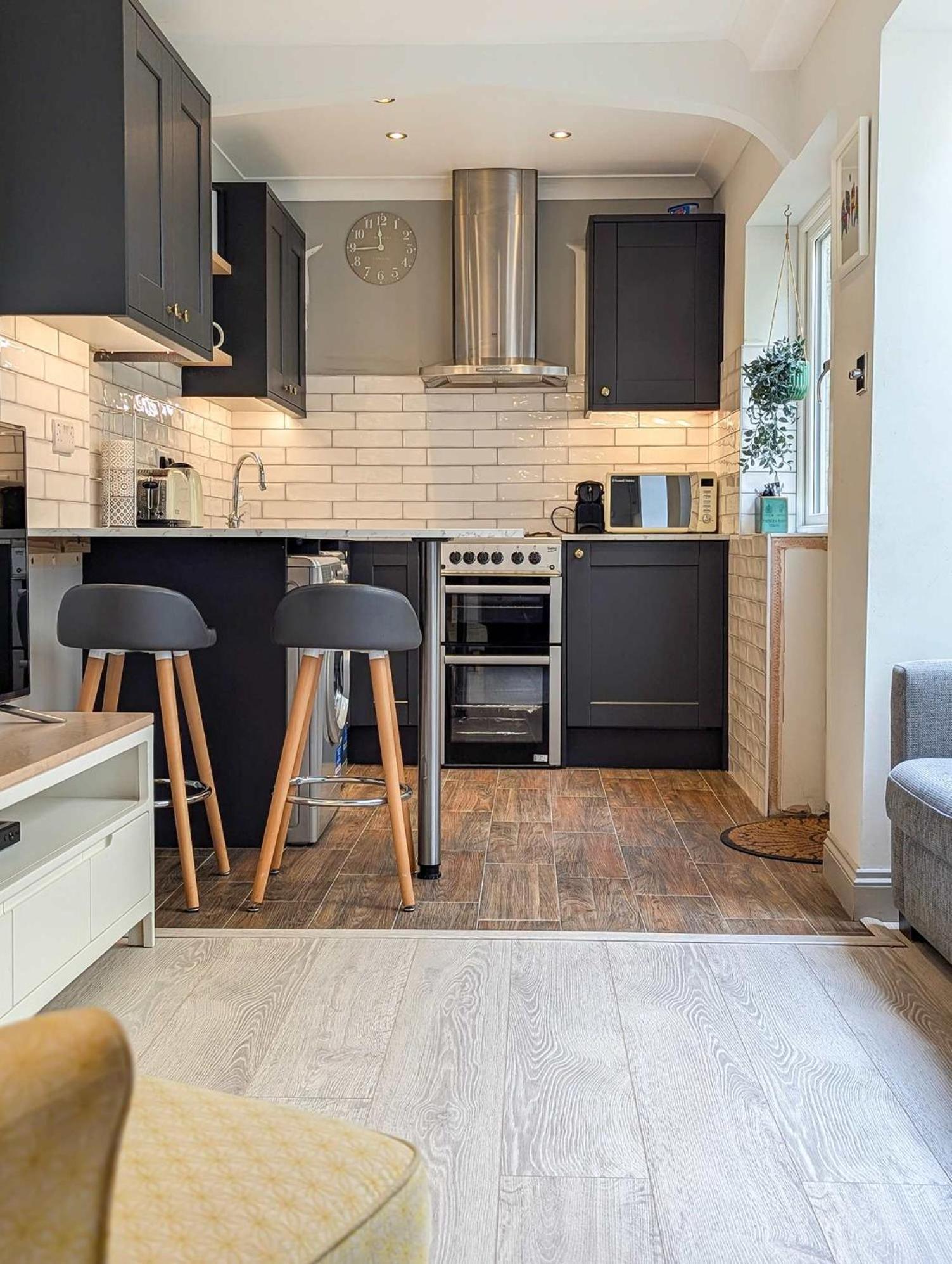 Rock Gardens - By Lets Apartment *