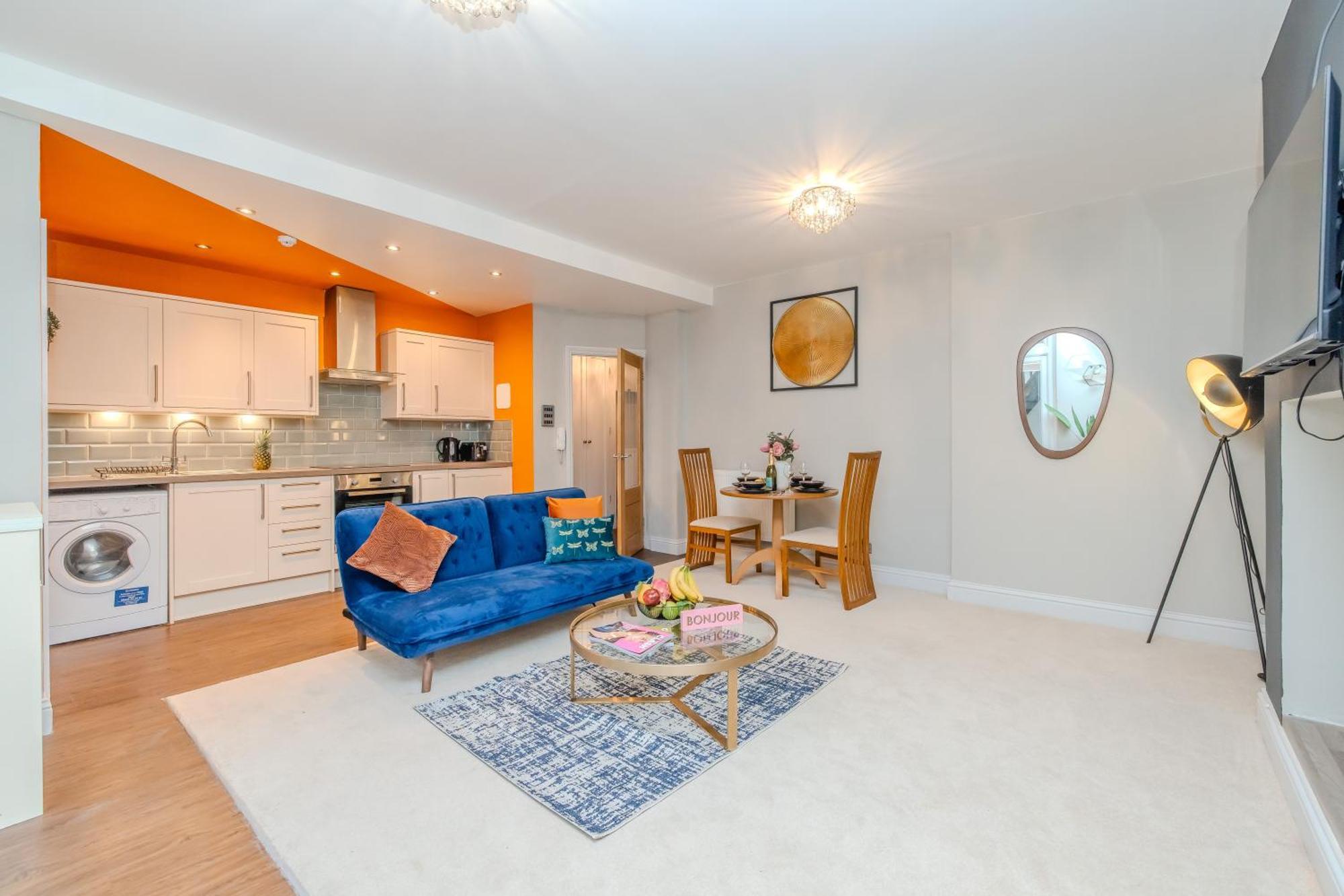 Beautiful1 Bedroom Flat Next To Apartment