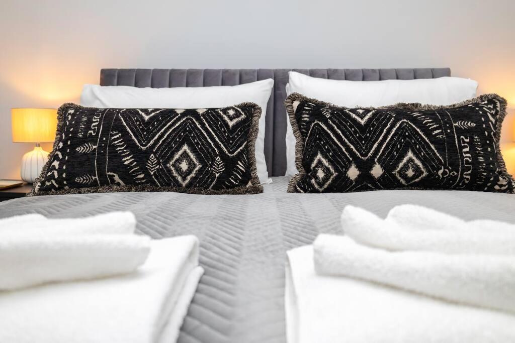 Host & - Laines House Holiday home