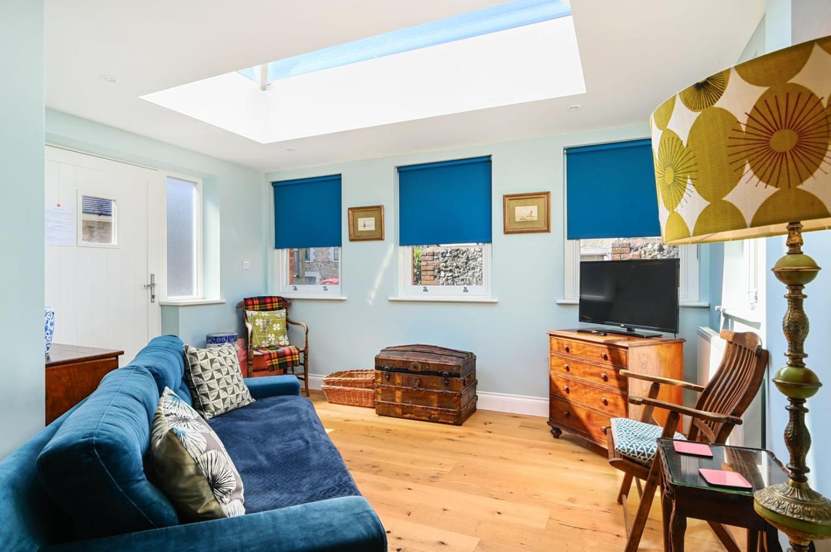Host & - Blue Bolthole On Vicarage Lane Holiday home *