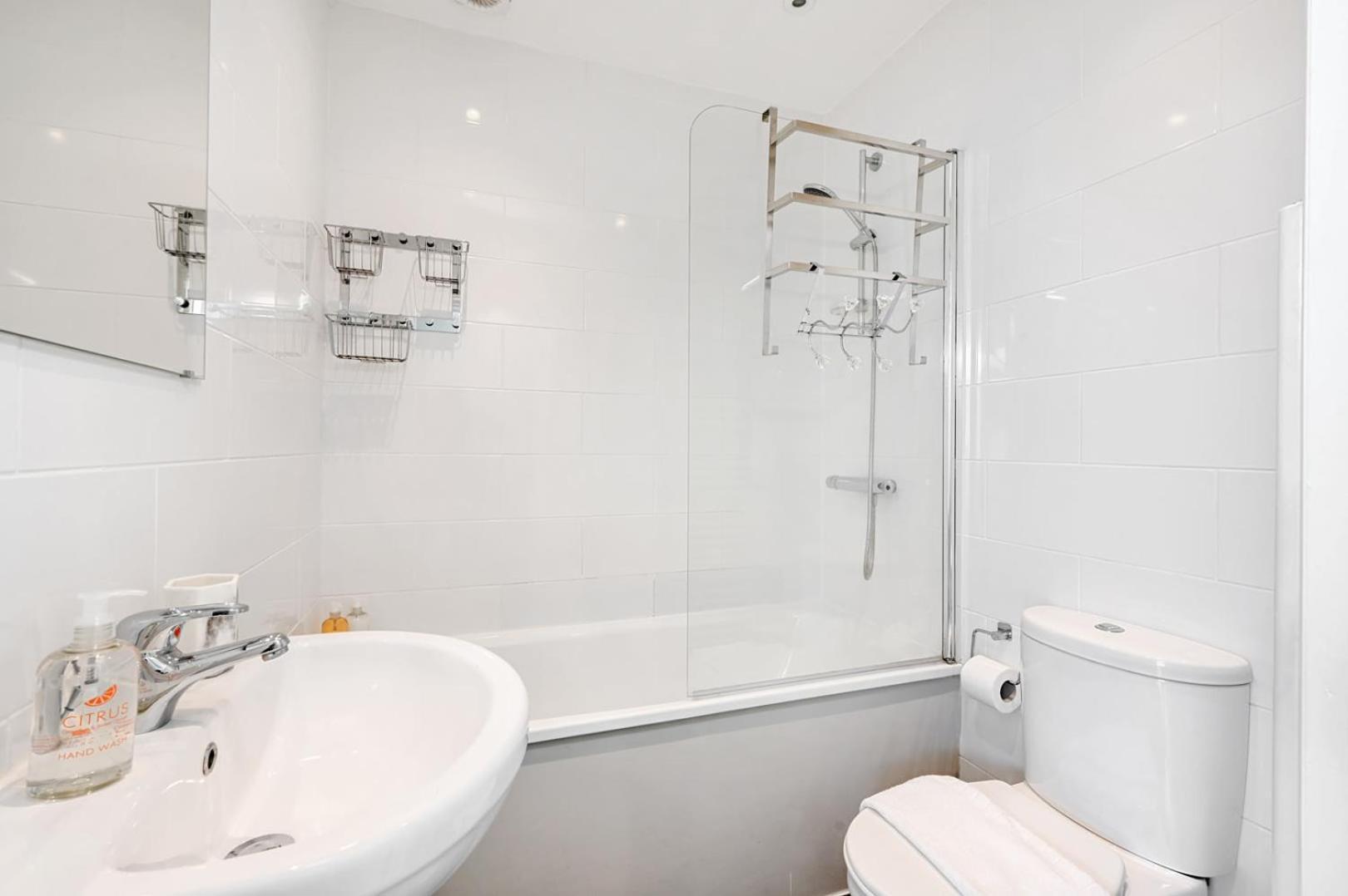 Host & - Blue Bolthole On Vicarage Lane