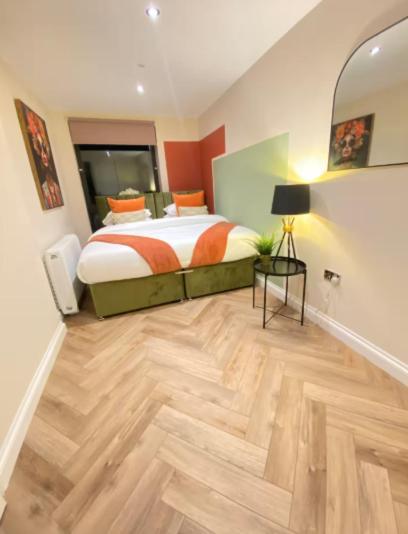 Apartment Crown - Rose Platinum Brighton