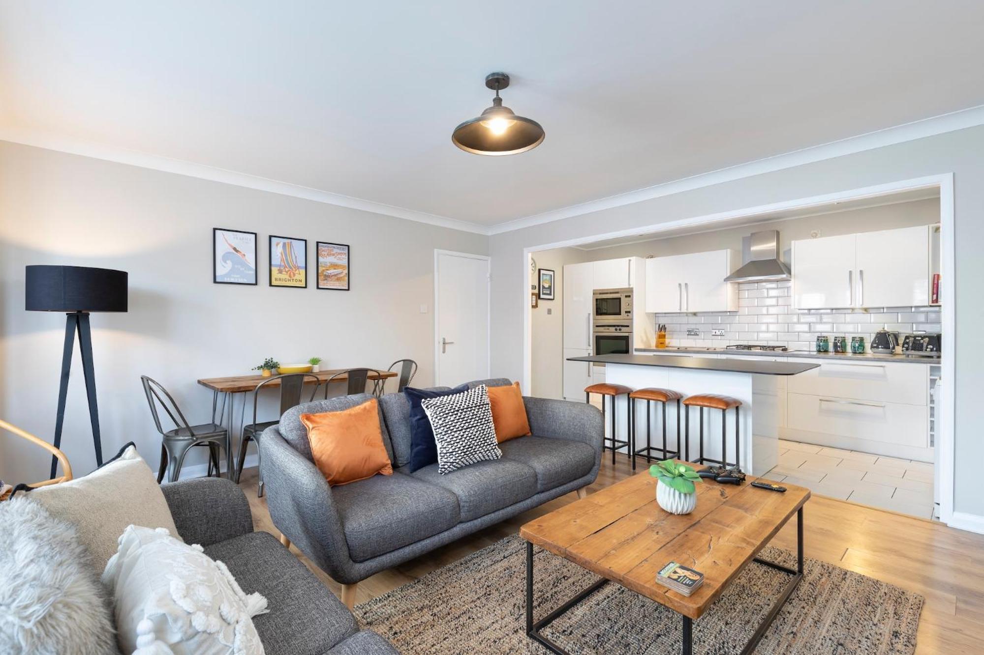 Apartment Beautiful 2 Bed With Parking By The Sea