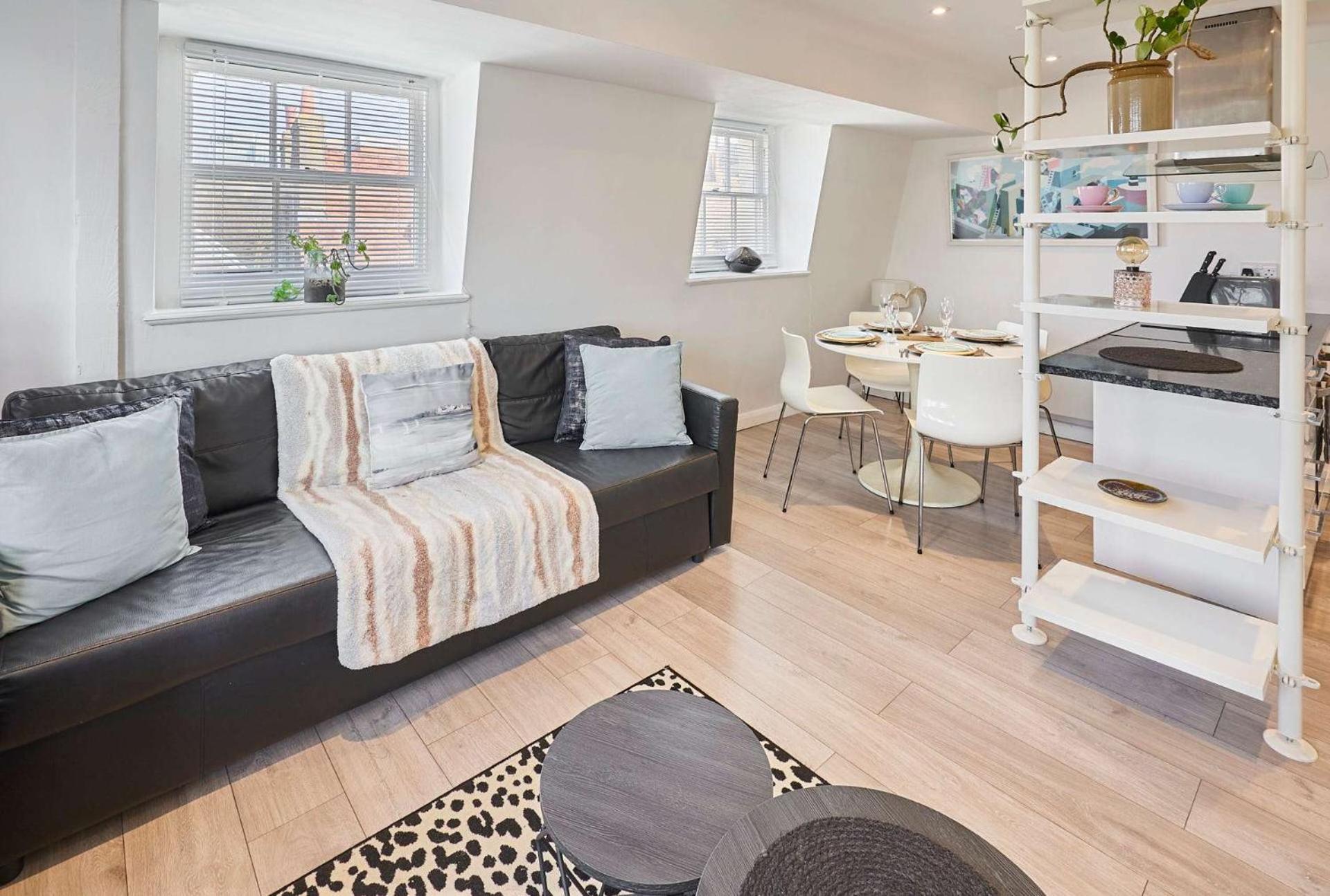 Host & - St Street Apartment