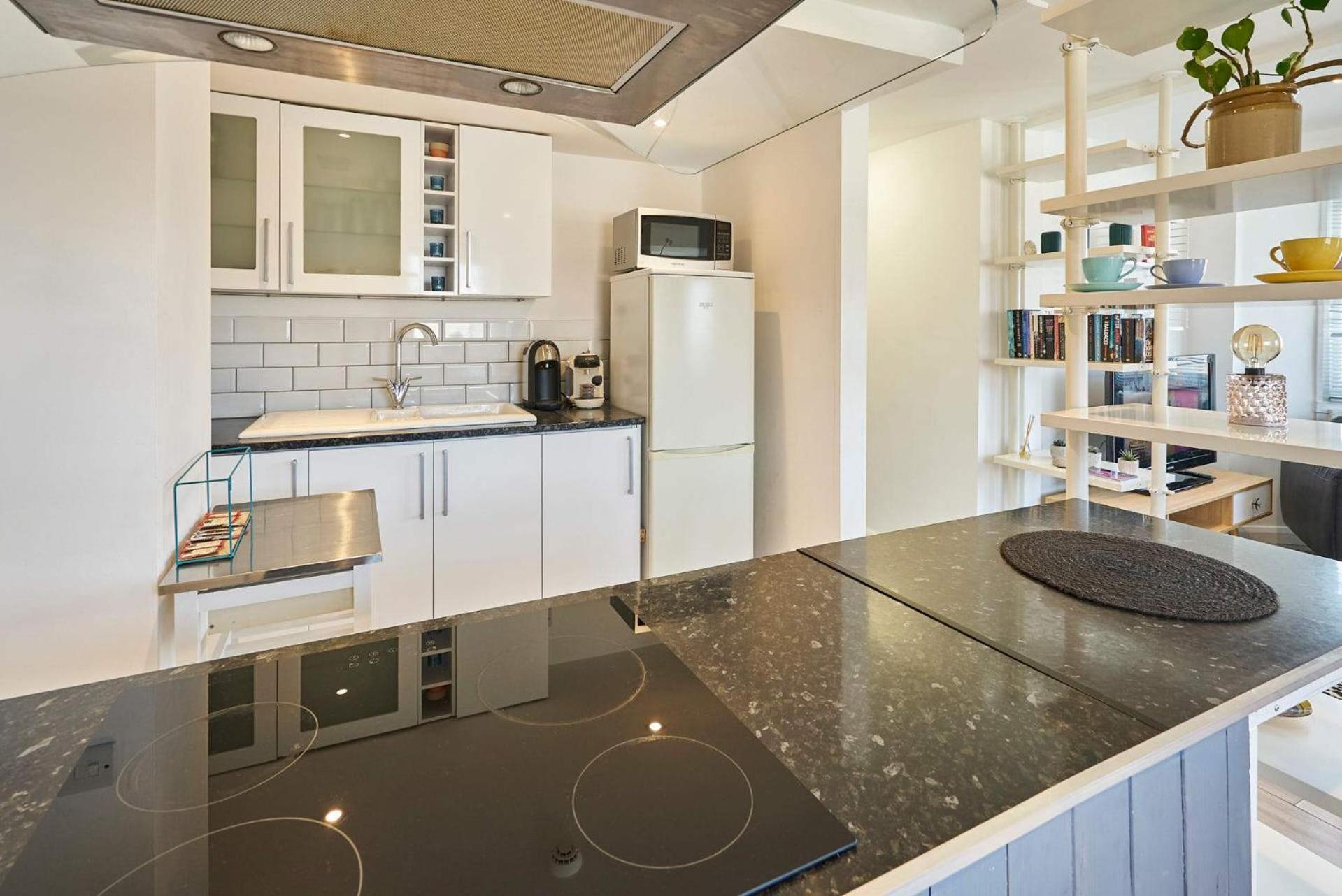Host & - St Street Apartment