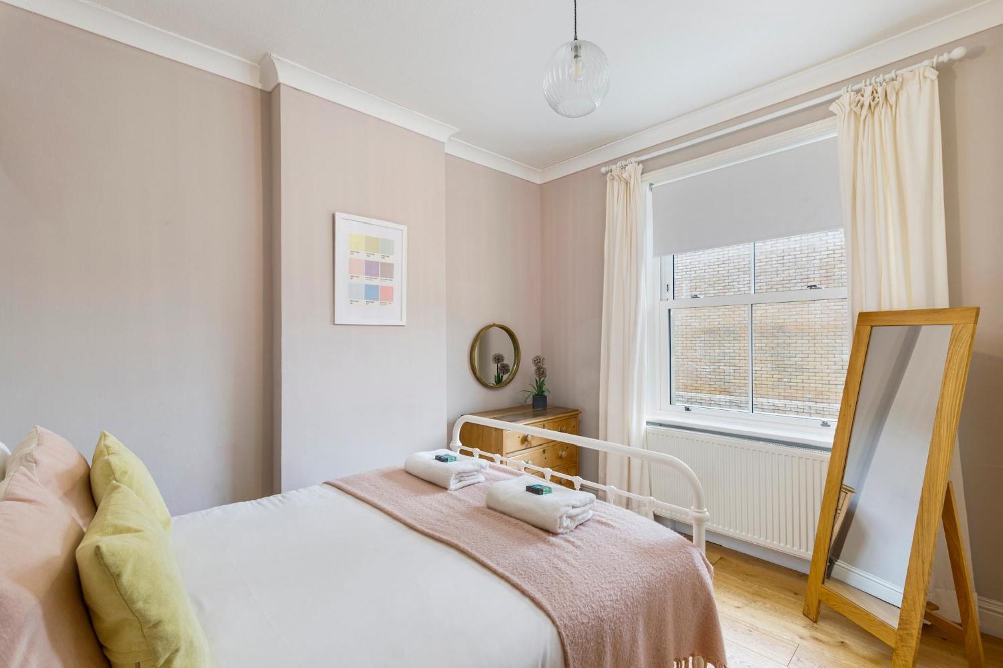 Apartment Cambridge Grove- Cosy Two Bed Mews - With Parking