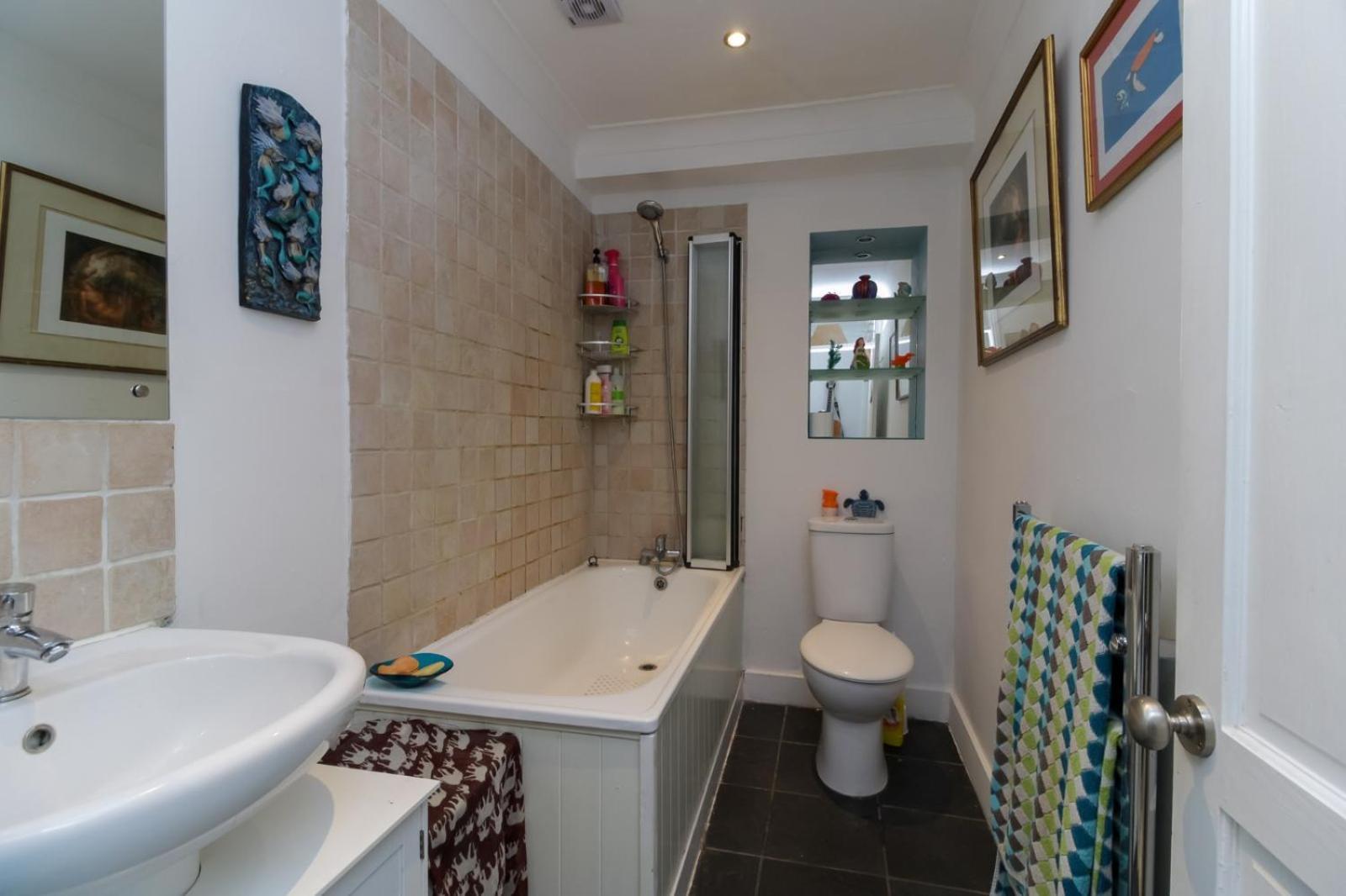 Garden Flat, 2 Mins Walk From Brighton