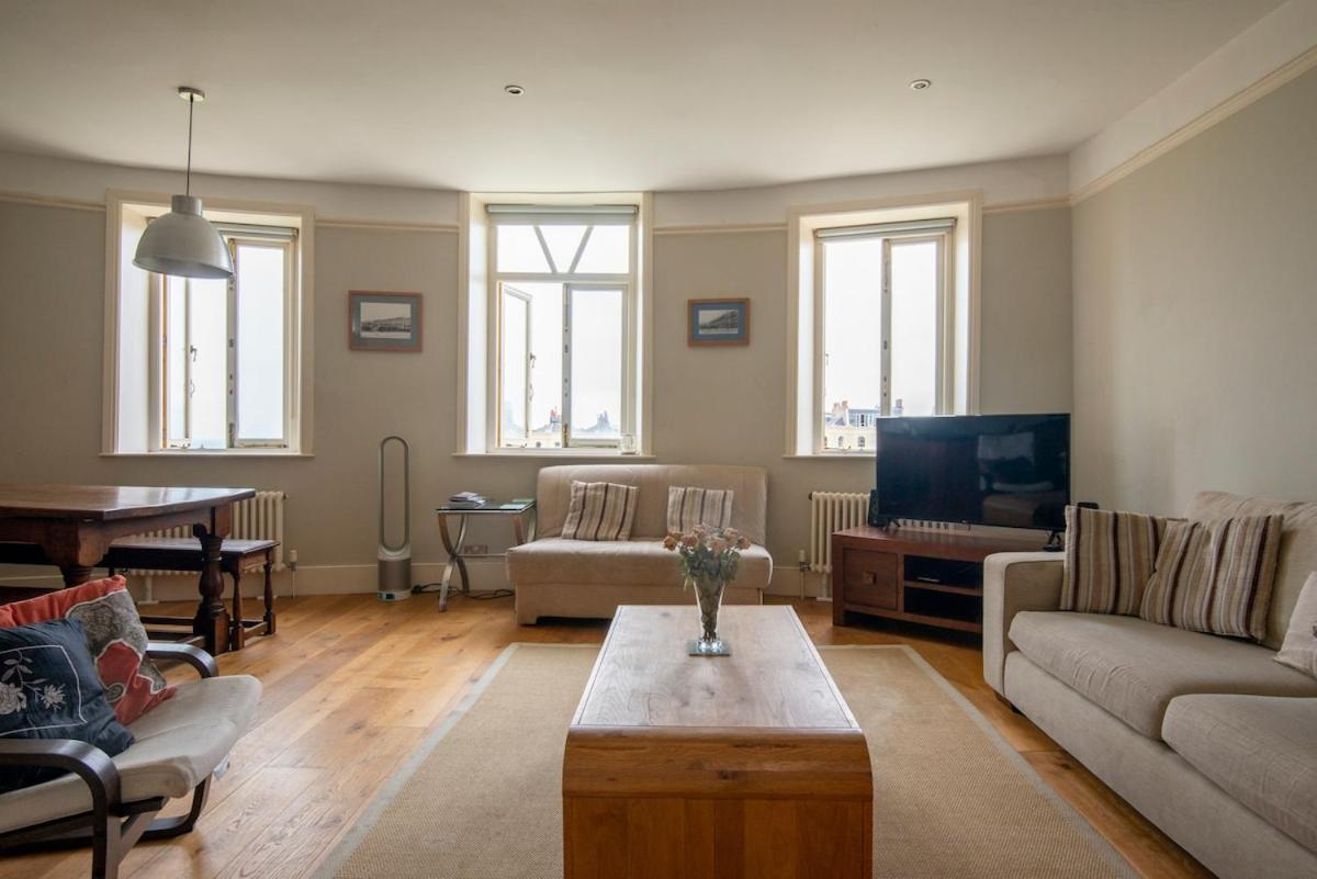 Charming Penthouse Georgian Flat With Sea Views Brighton