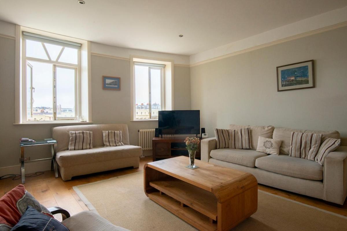 Apartment Charming Penthouse Georgian Flat With Sea Views