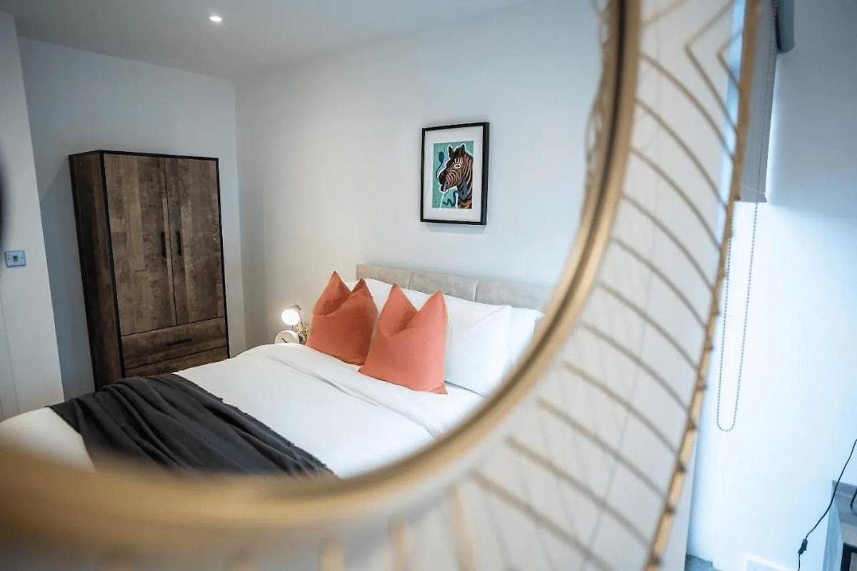 2 Bed Bedroom Next To Station Apartment Brighton