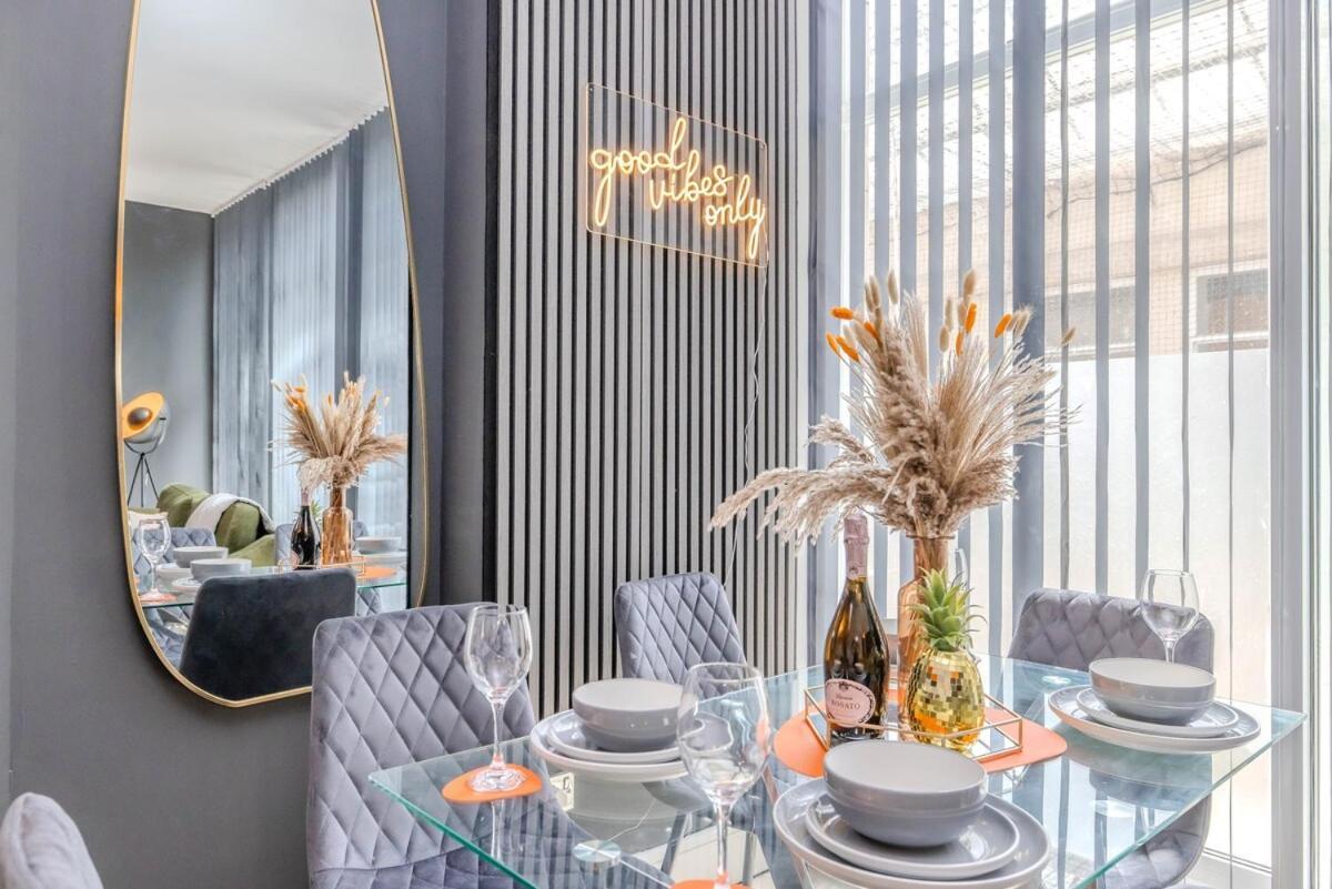 Amazing 3 Bedroom Flat Next To * Brighton