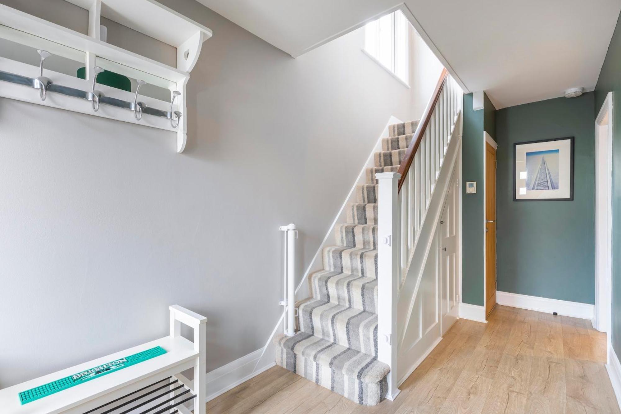 Melrose- Beautiful 4 Bedroom With Parking * Brighton