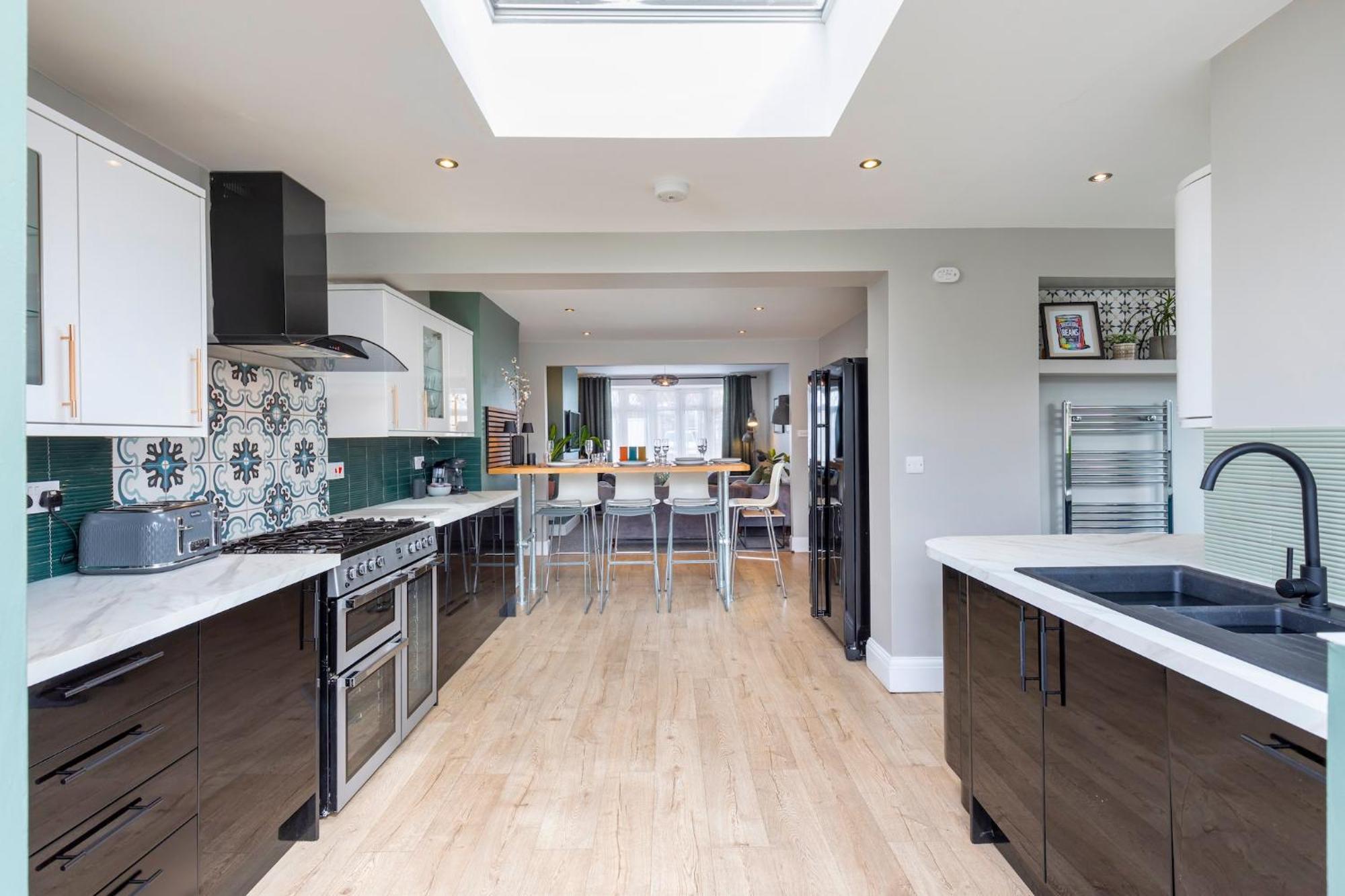 Melrose- Beautiful 4 Bedroom With Parking Holiday home Brighton