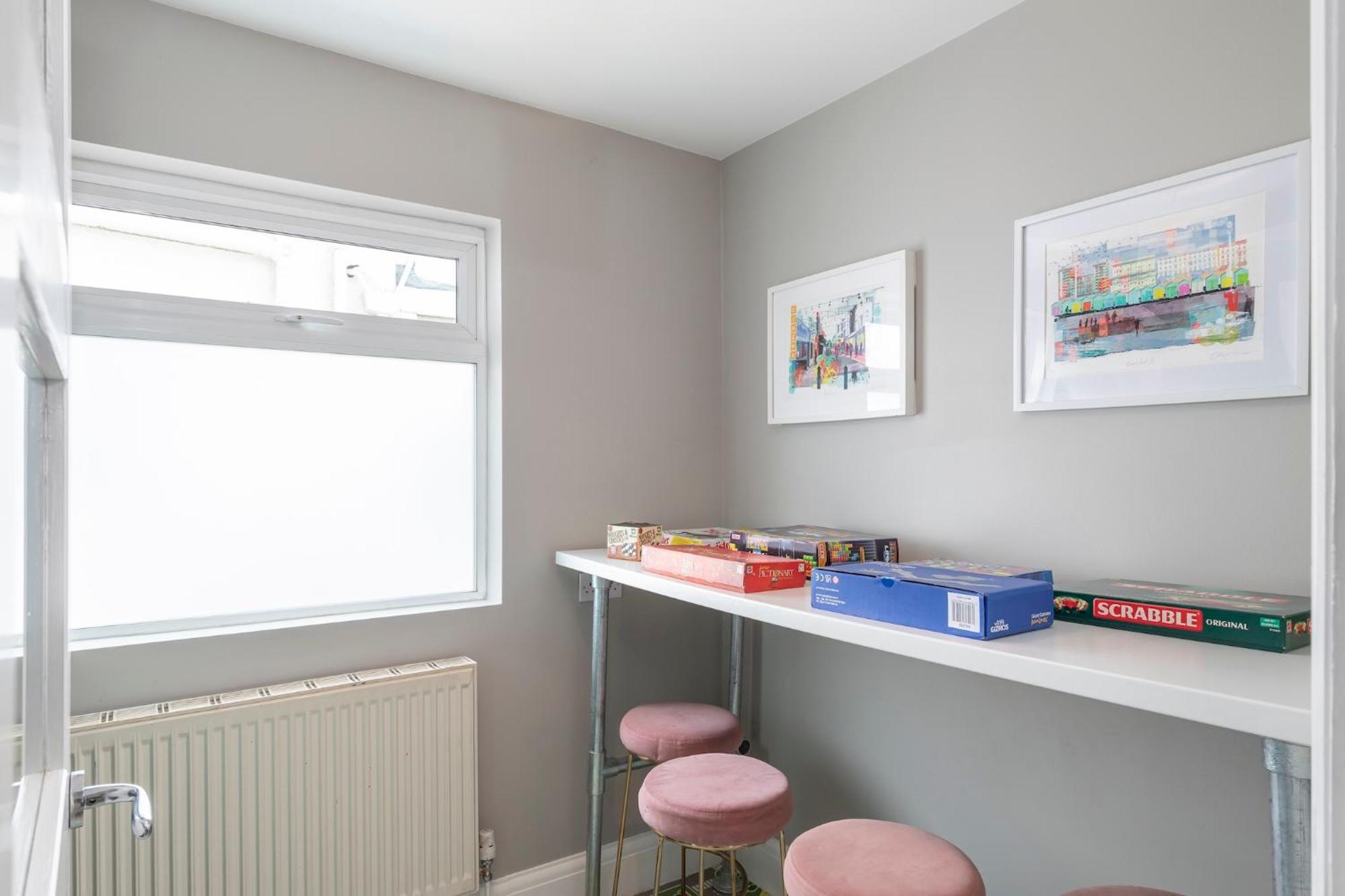 Melrose- Beautiful 4 Bedroom With Parking