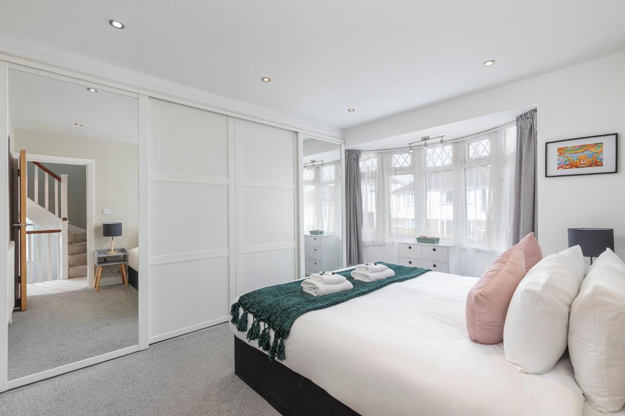 Holiday home Melrose- Beautiful 4 Bedroom With Parking