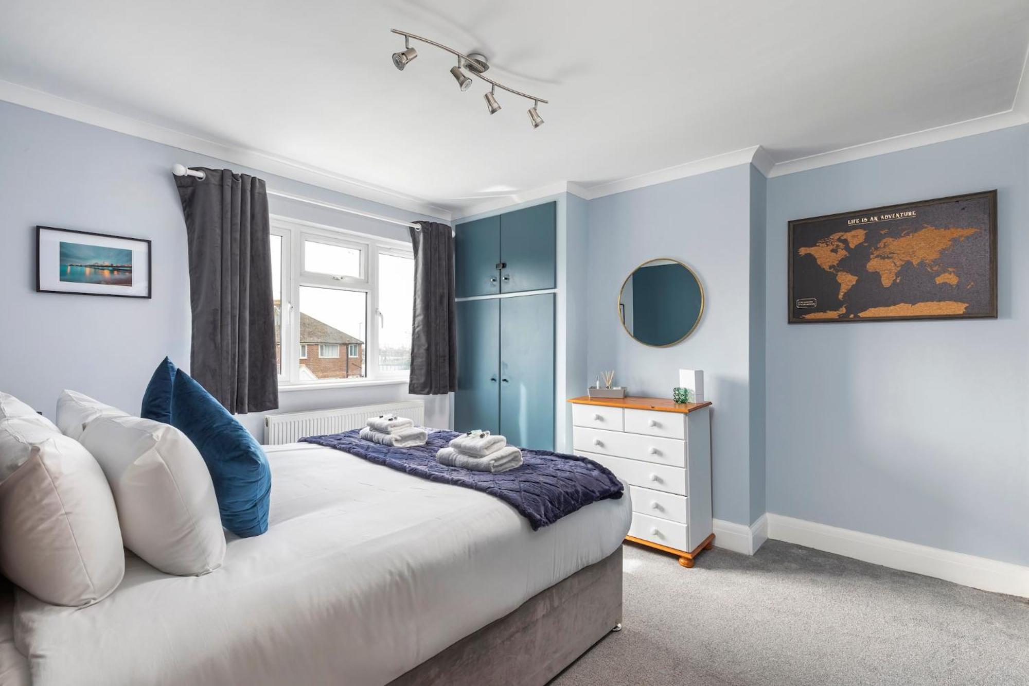 Melrose- Beautiful 4 Bedroom With Parking *