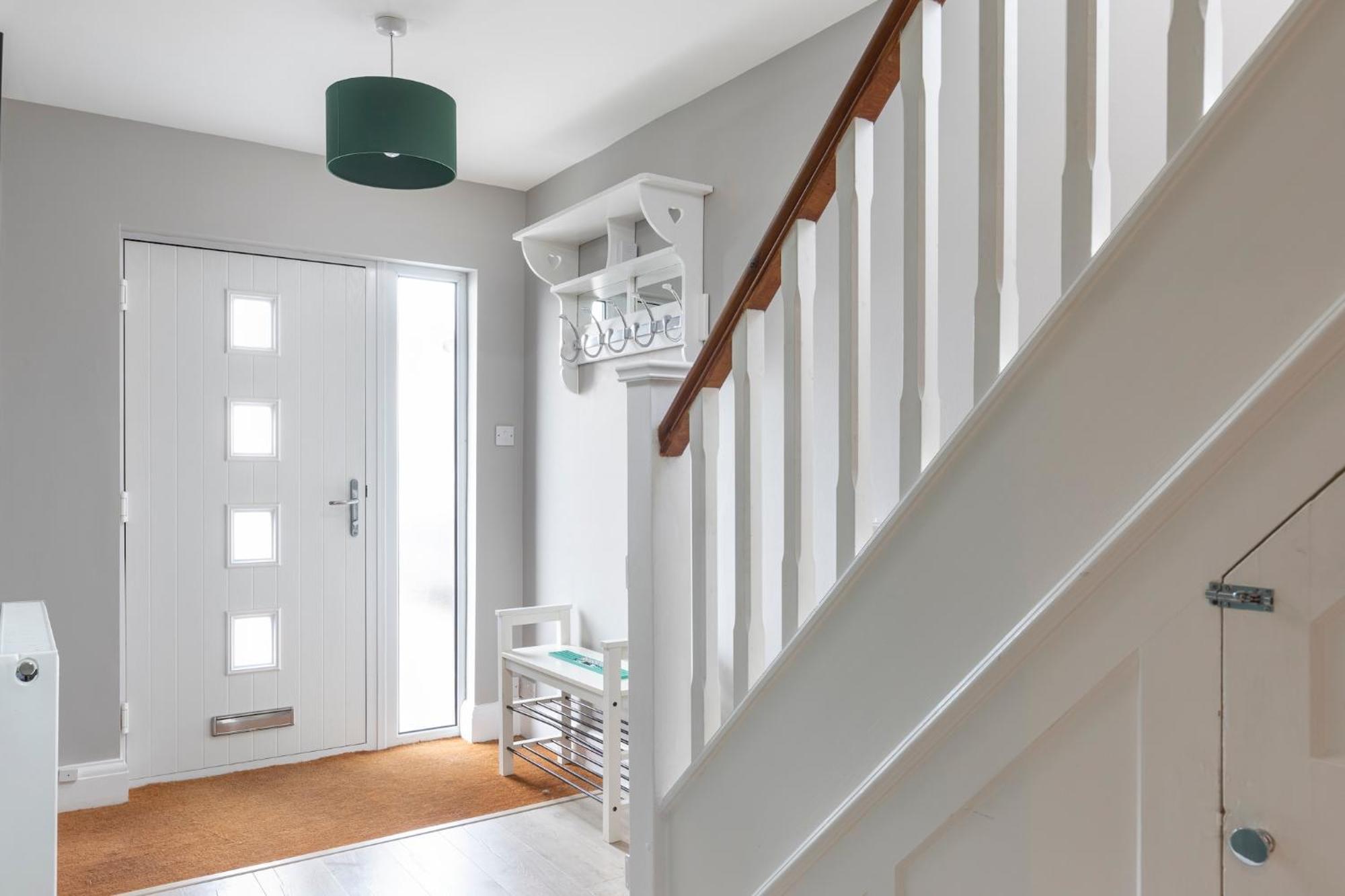 Melrose- Beautiful 4 Bedroom With Parking