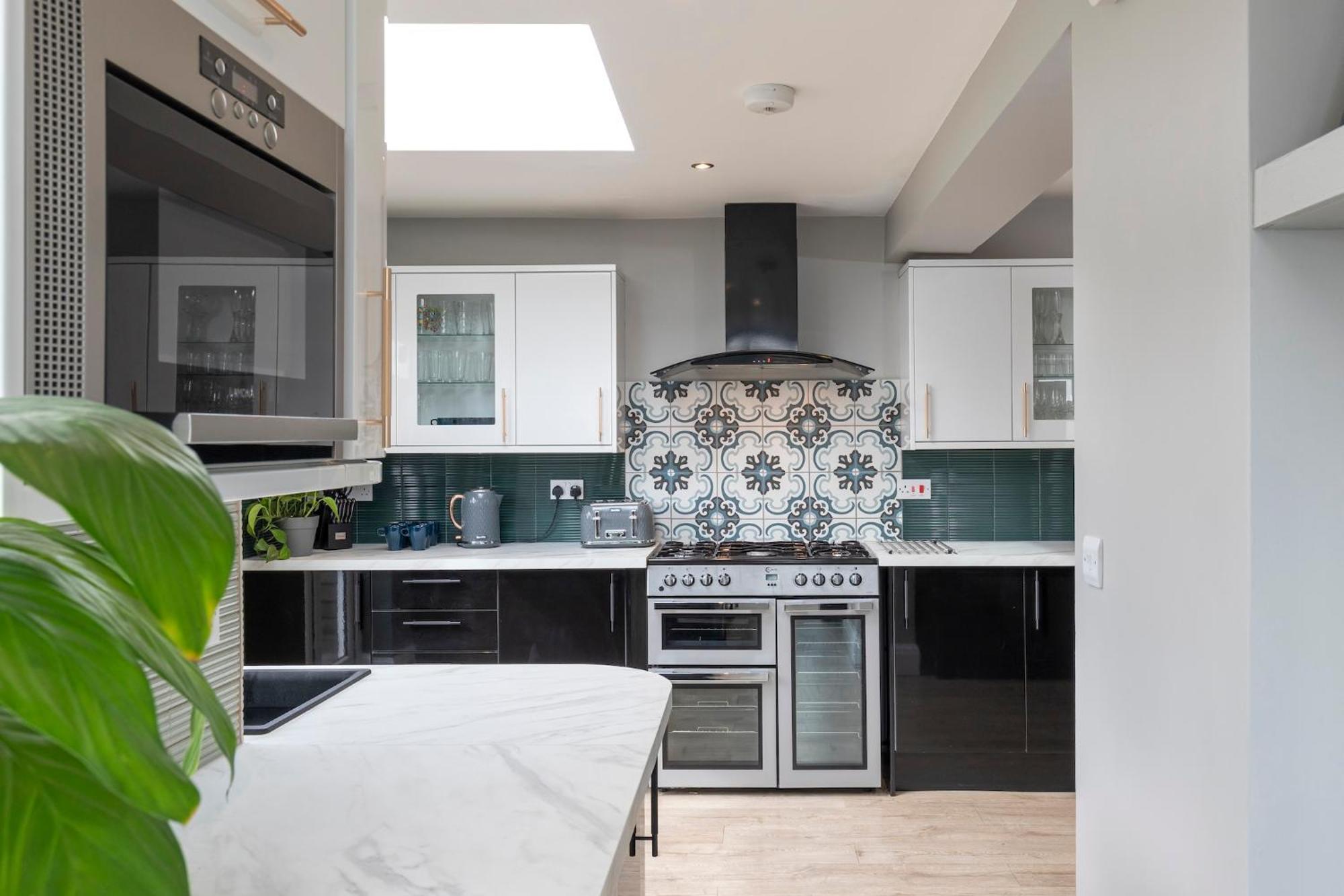 Holiday home Melrose- Beautiful 4 Bedroom With Parking *