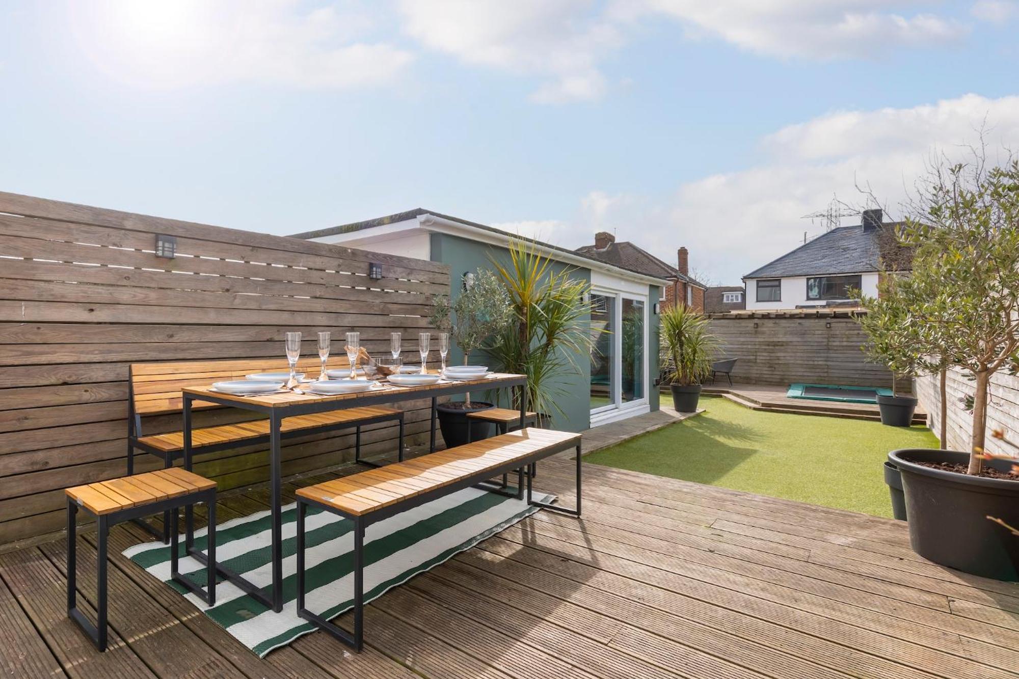 Melrose- Beautiful 4 Bedroom With Parking * Brighton