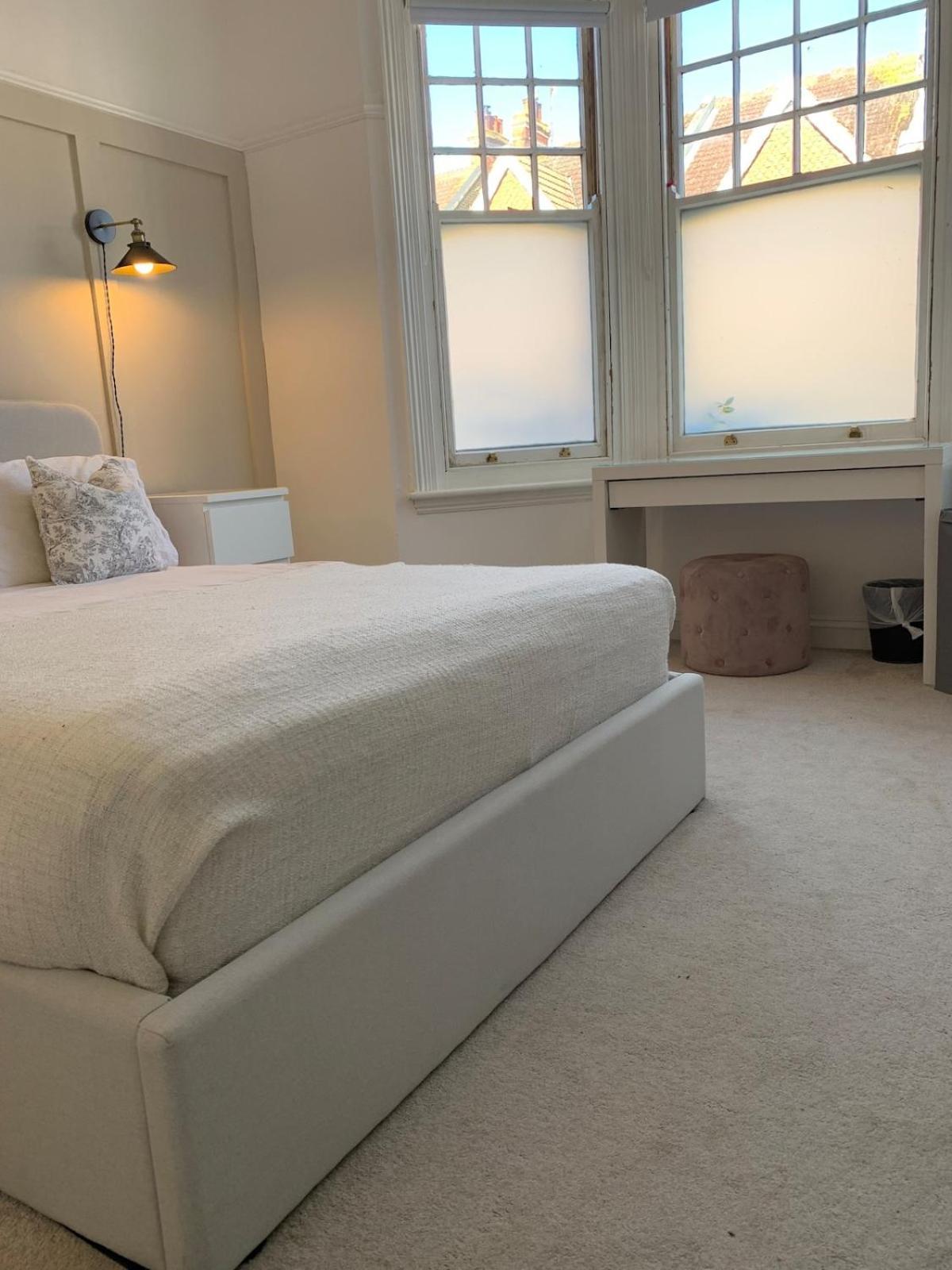 Gorgeous 2 Bed Ground Floor Flat In *