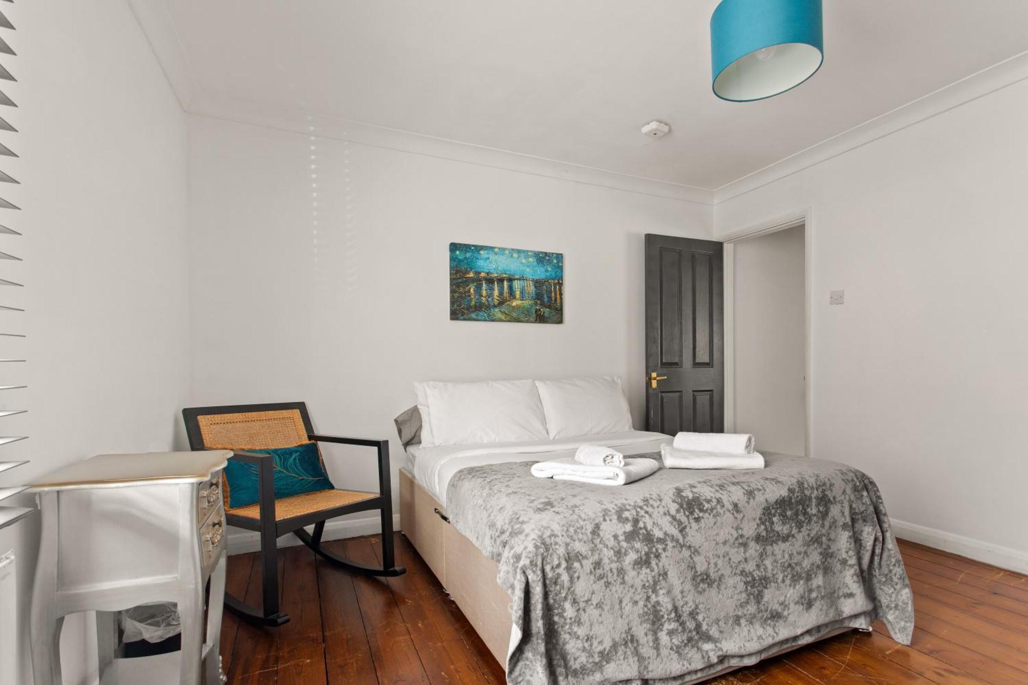 Two Bedroom By Brookland Serviced Short Lets & With Free Wifi *