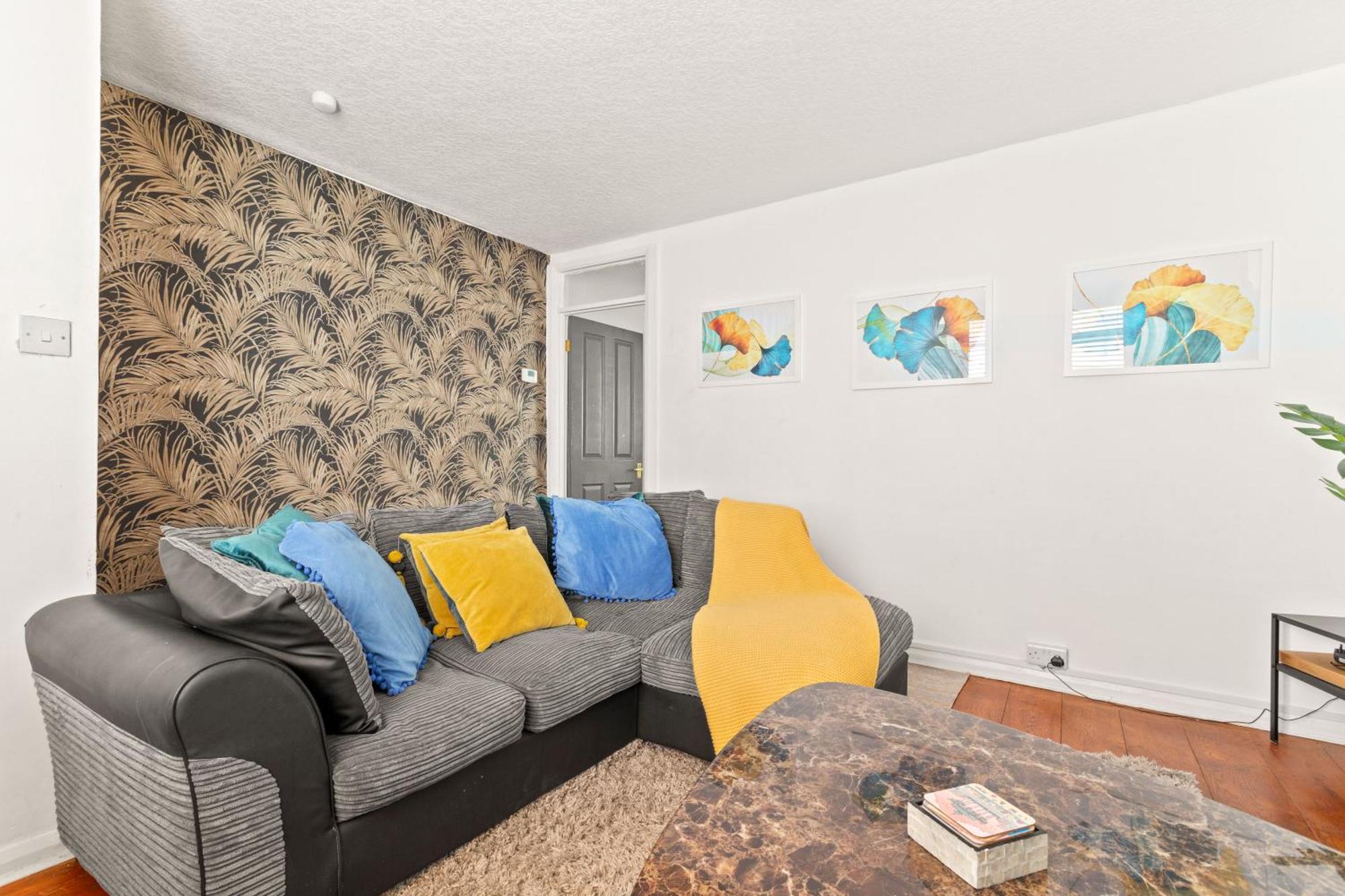 Two Bedroom By Brookland Serviced Short Lets & With Free Wifi Apartment
