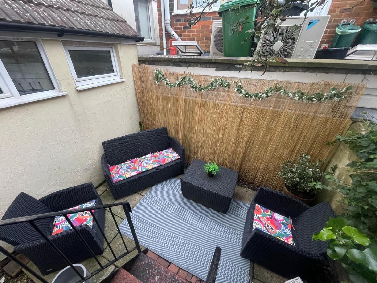 Apartment Garden Town Flat Accommodating 8 Guests