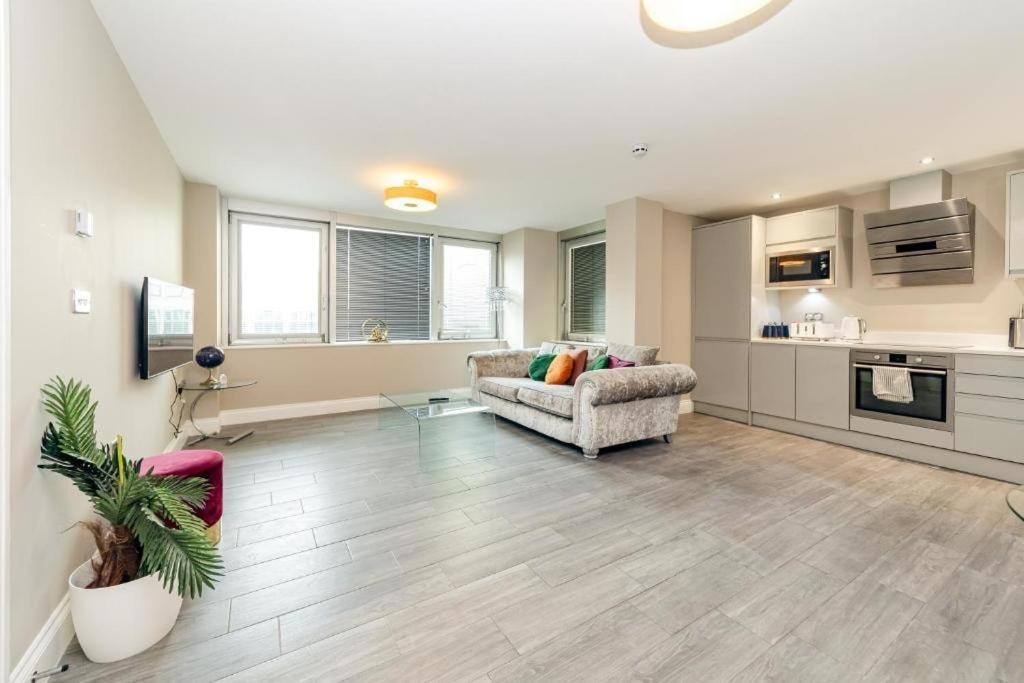 Apartment Hazelnut Seafront One Bedroom Bn1gre29 Brighton