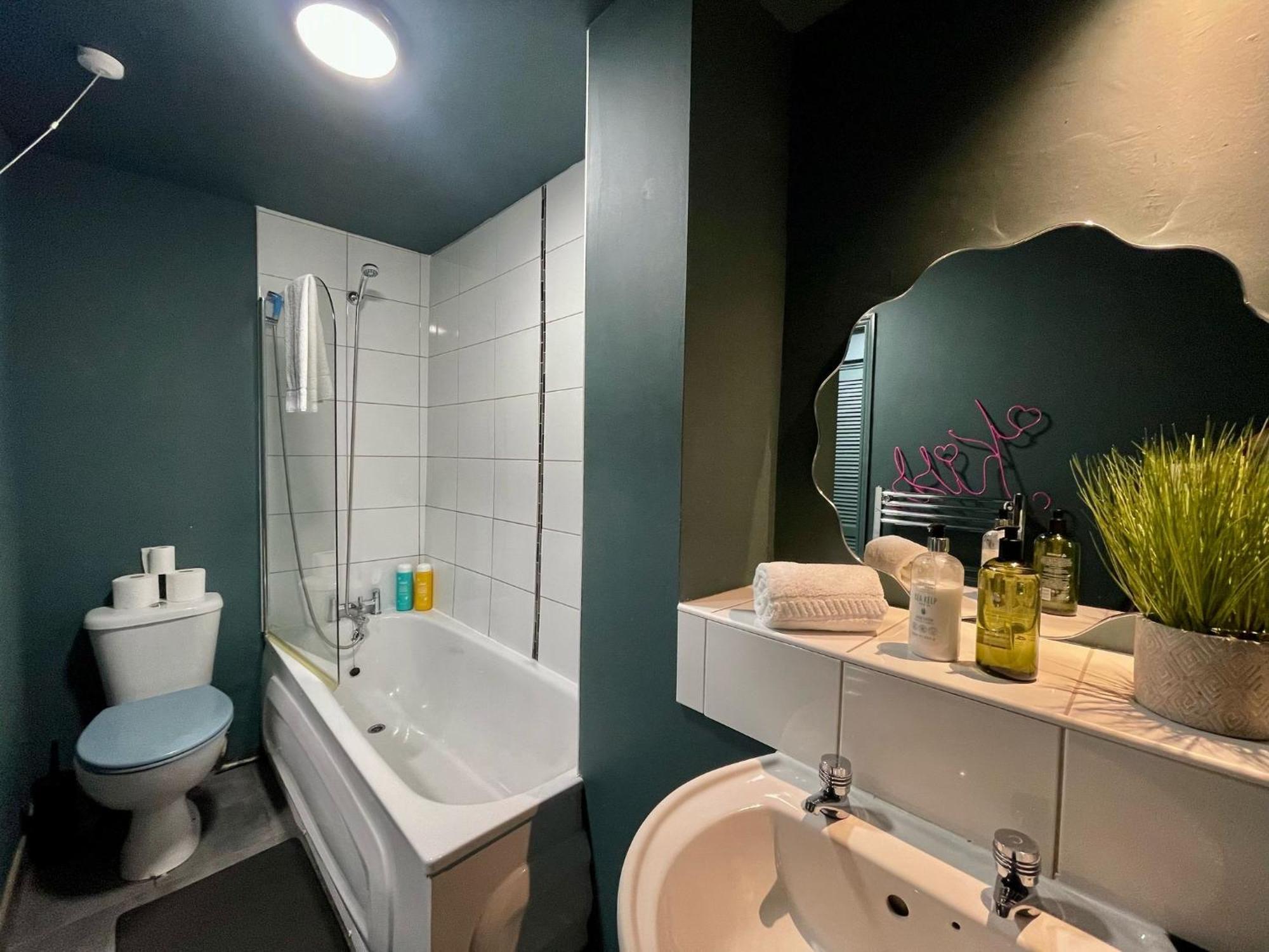 Garden Town Flat Accommodating 8 Guests * Brighton