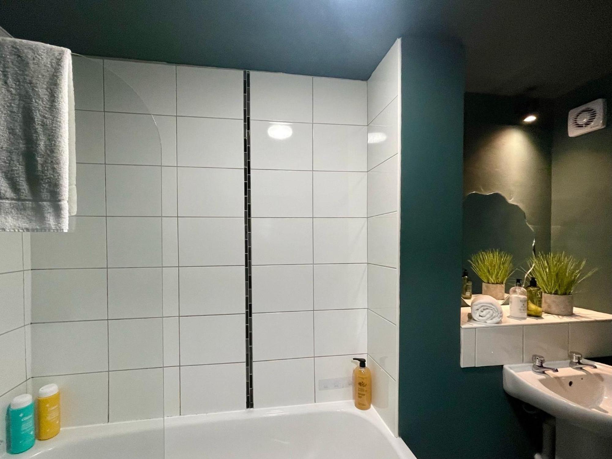 Garden Town Flat Accommodating 8 Guests Apartment *