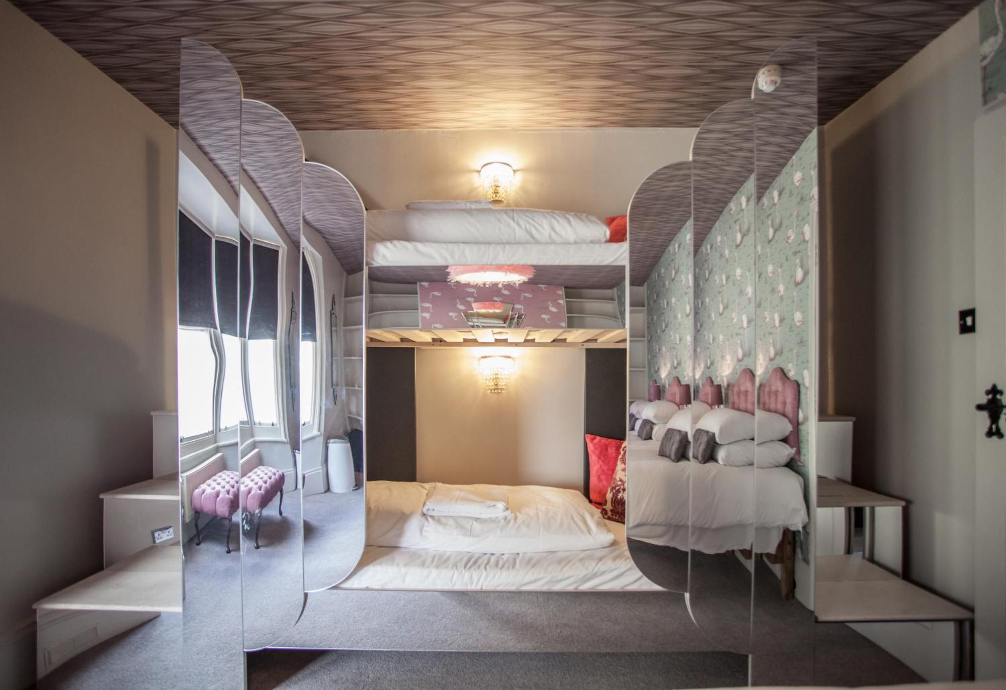 Tide & Teacups Homestay Brighton