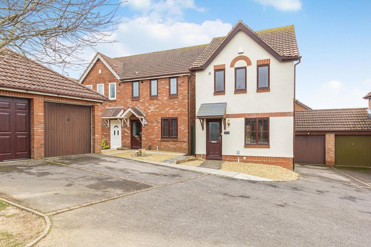Quaint House - Parking Garden Holiday home *